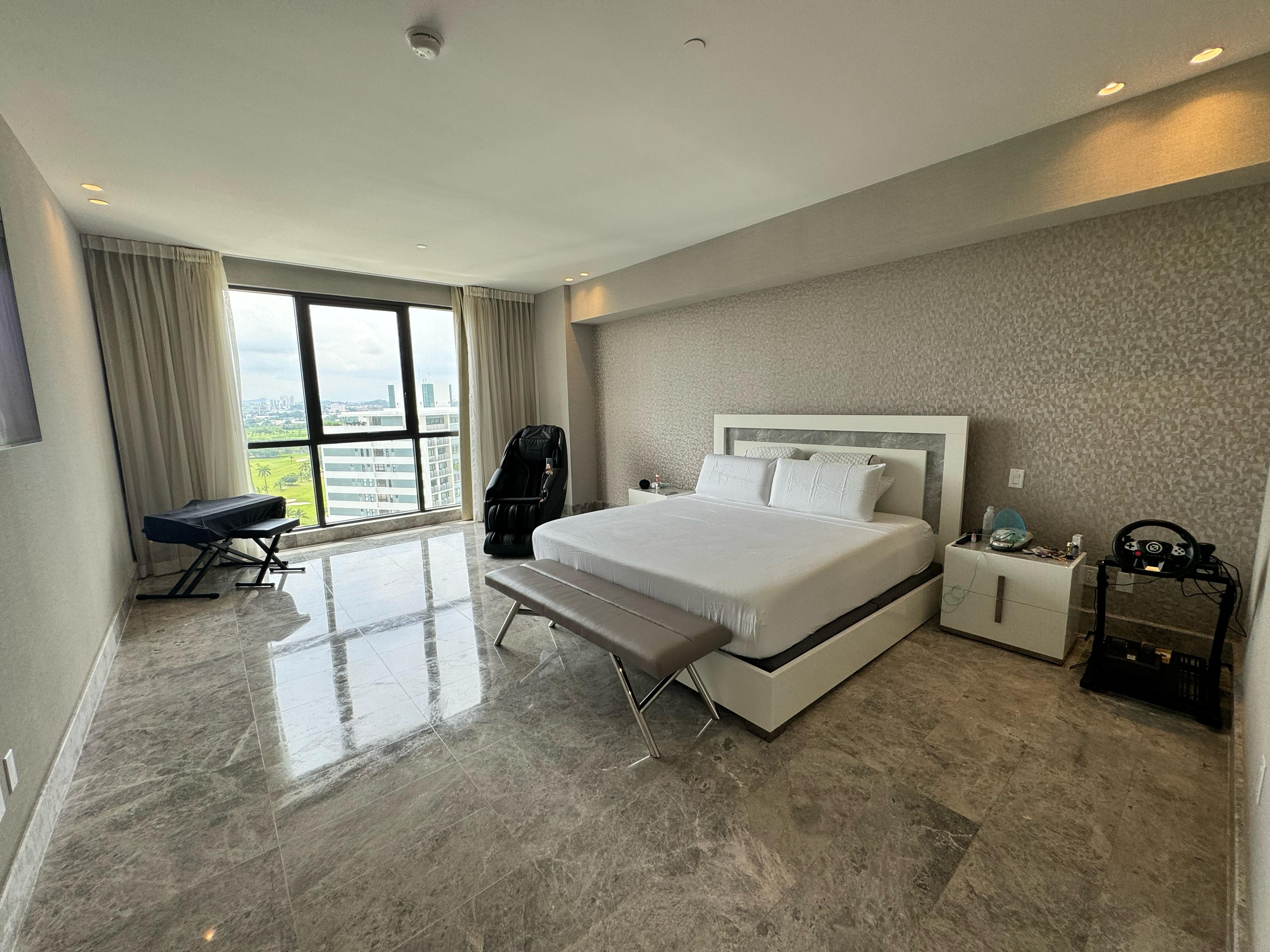 Se vende apartamento remodelado en Santa Maria