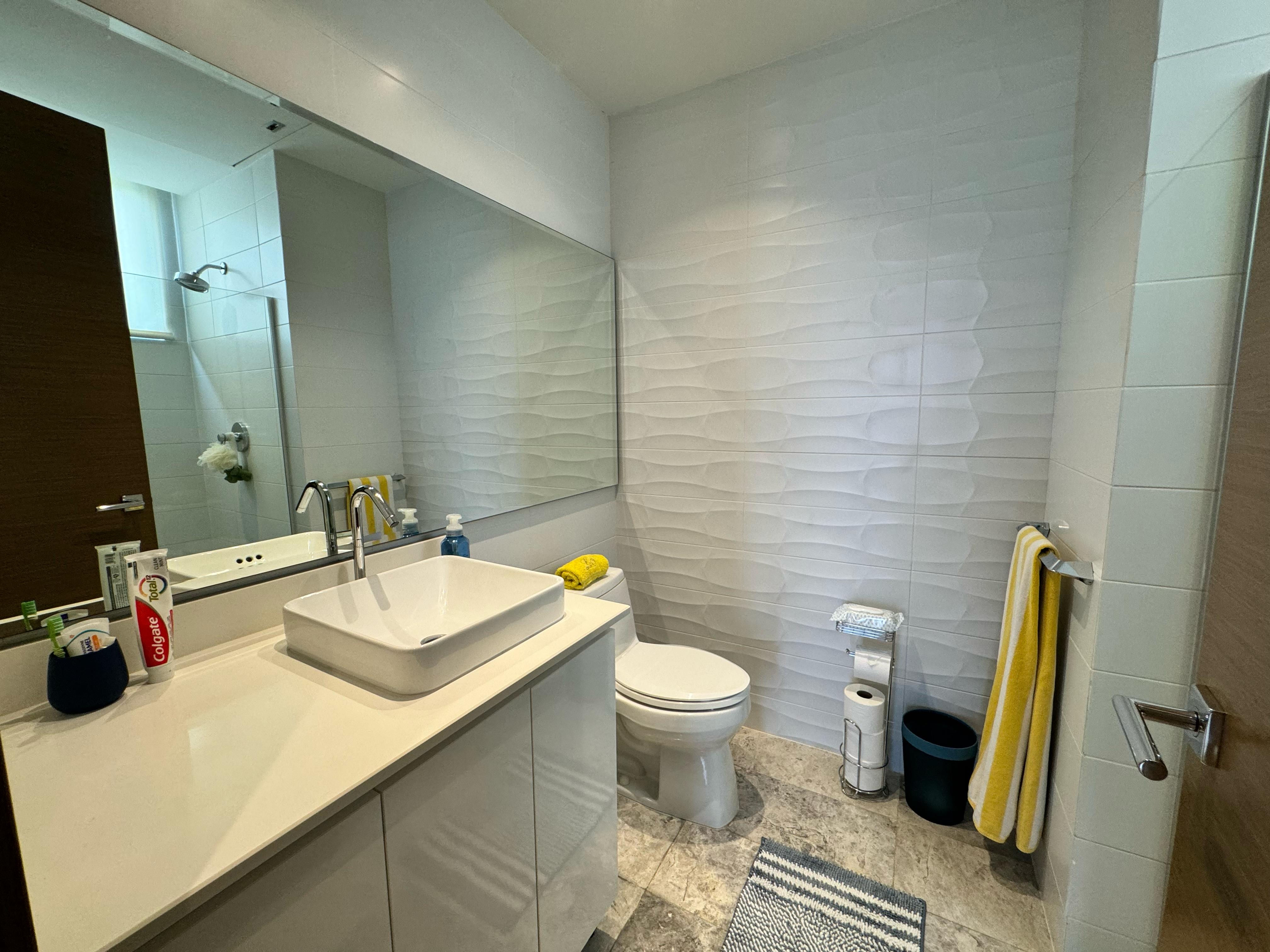 Se vende apartamento remodelado en Santa Maria