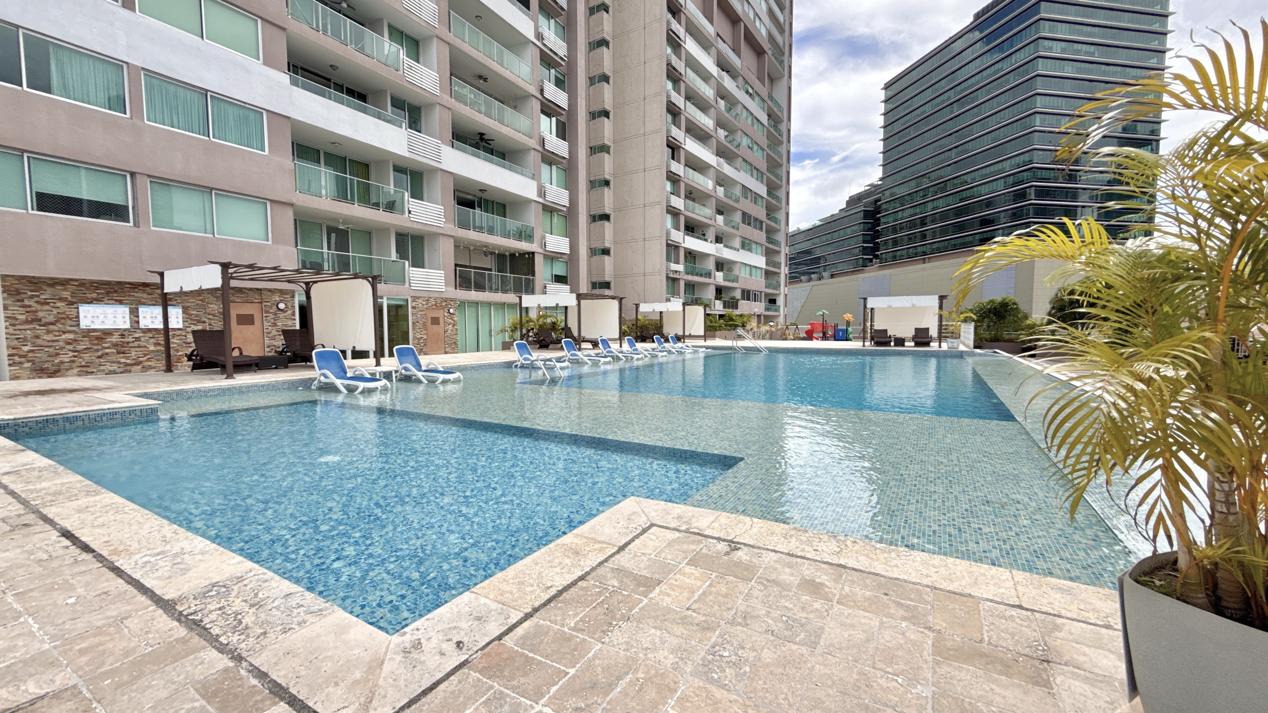 Se vende apartamento en Costa del Este vista al Mar
