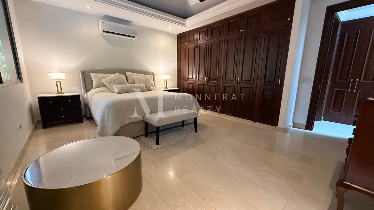 Se vende lujosa casa en Altos del Golf