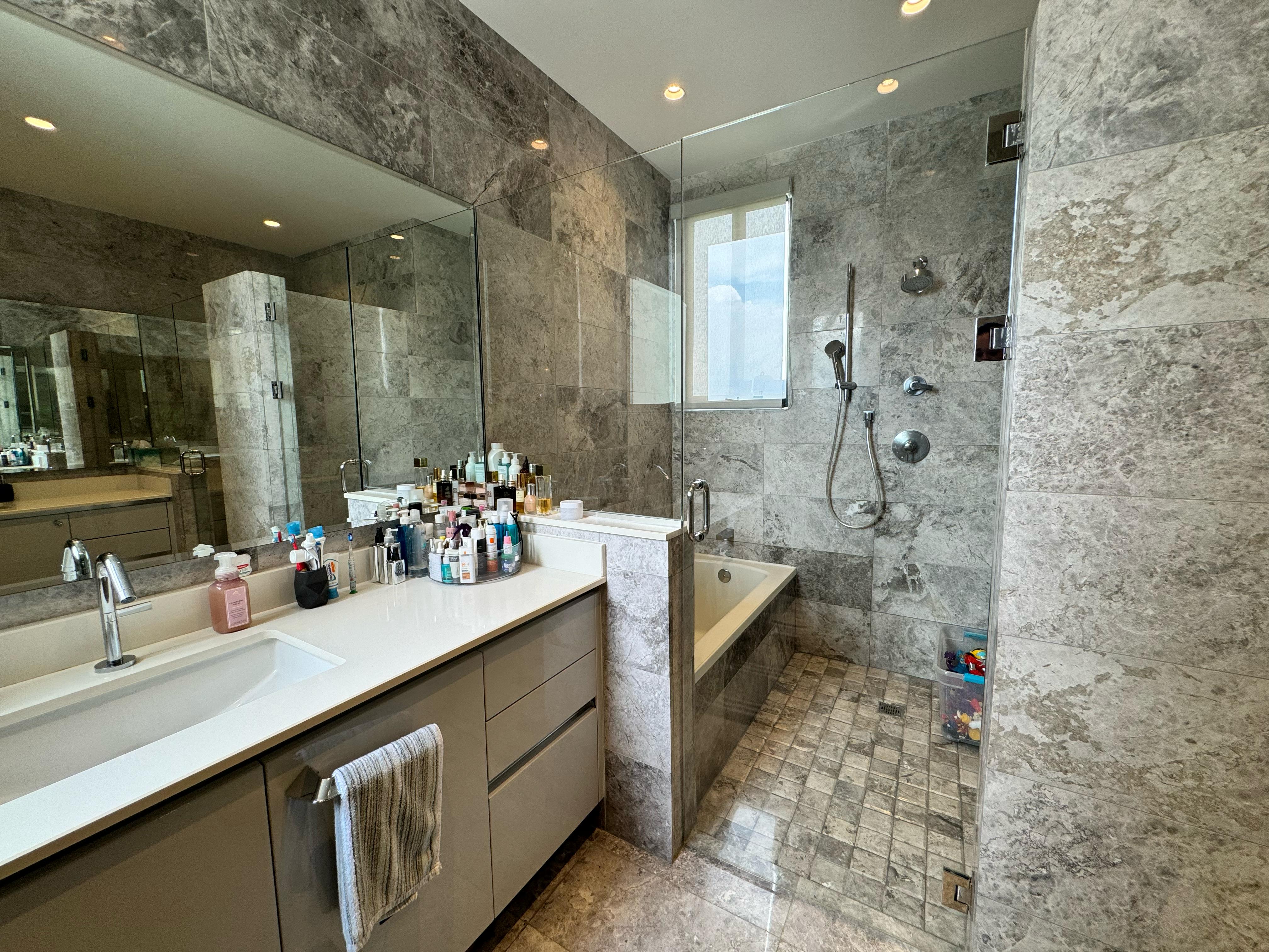 Se vende apartamento remodelado en Santa Maria