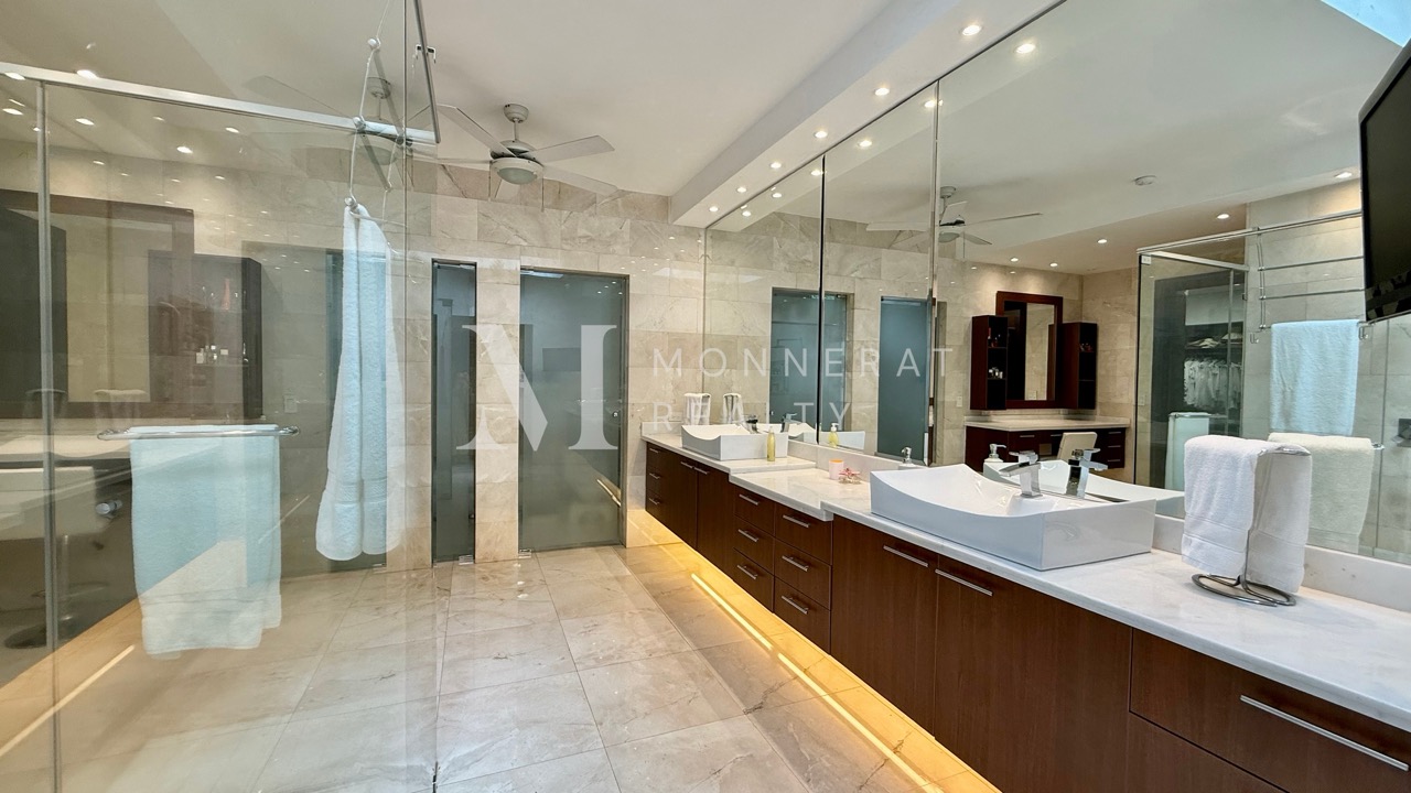 Se vende lujosa casa en Altos del Golf