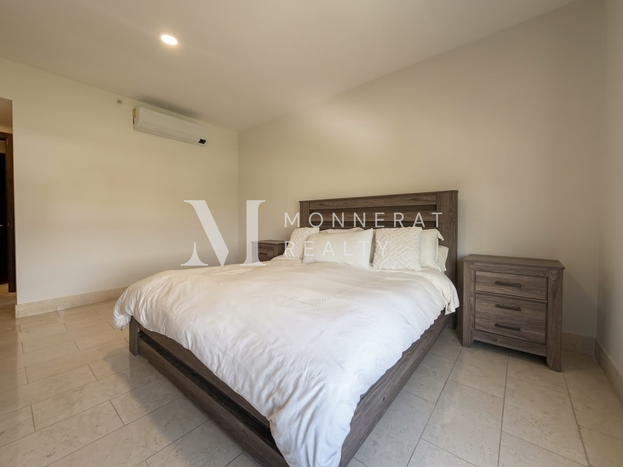 SE VENDE APARTAMENTO EN PH GREENVIEW SANTA MARIA