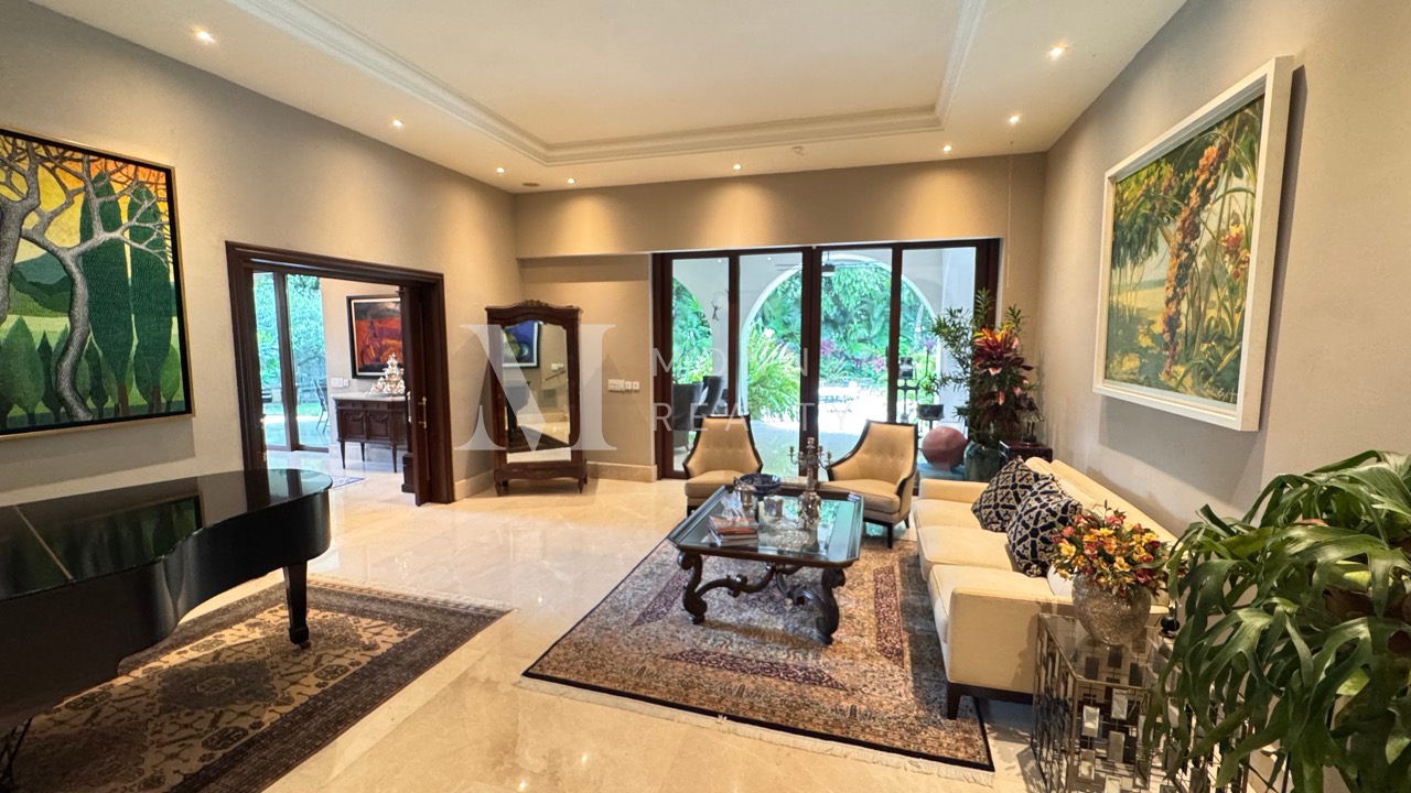 Se vende lujosa casa en Altos del Golf
