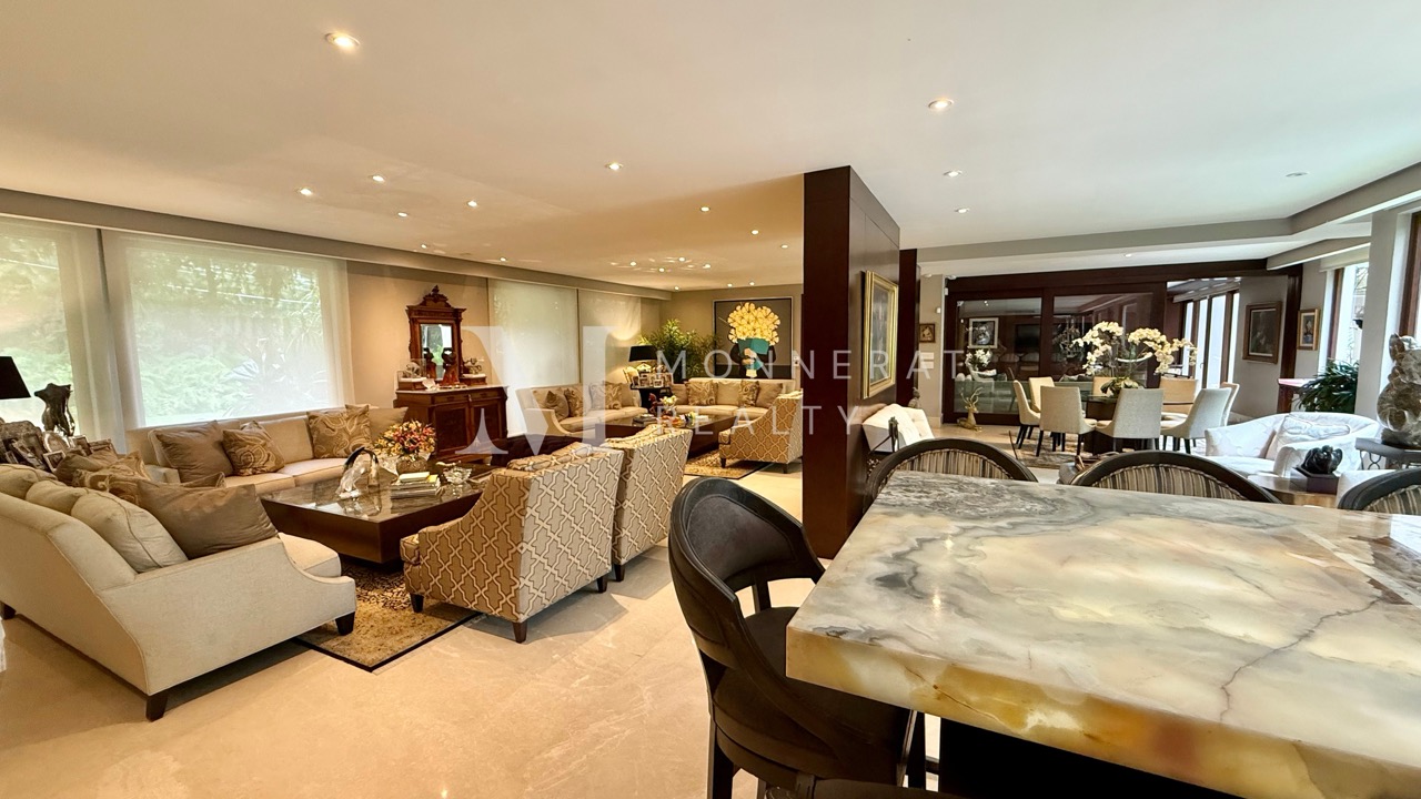 Se vende lujosa casa en Altos del Golf