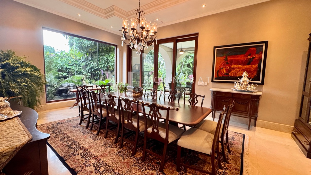 Se vende lujosa casa en Altos del Golf