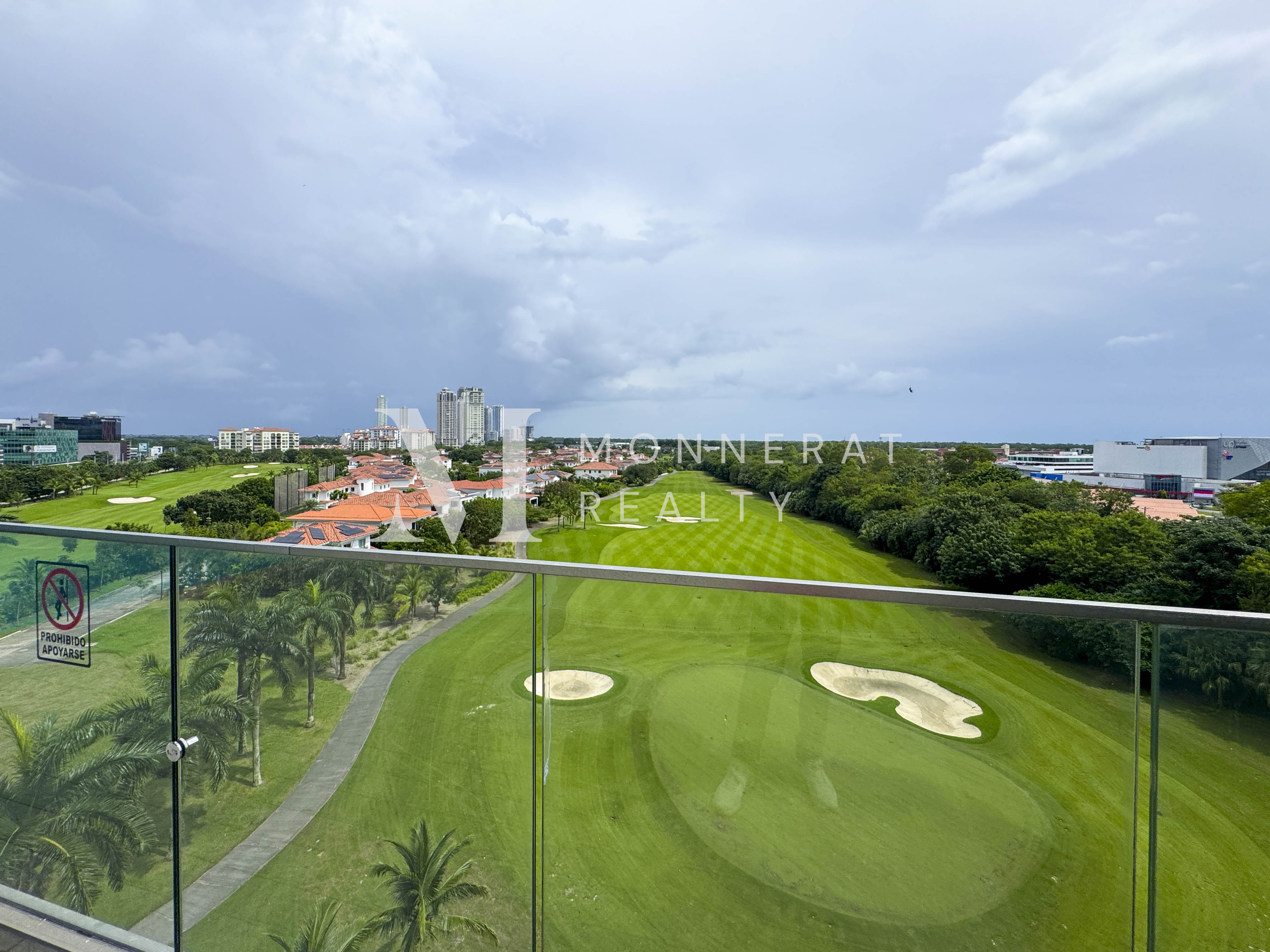 SE VENDE APARTAMENTO EN PH GREENVIEW SANTA MARIA
