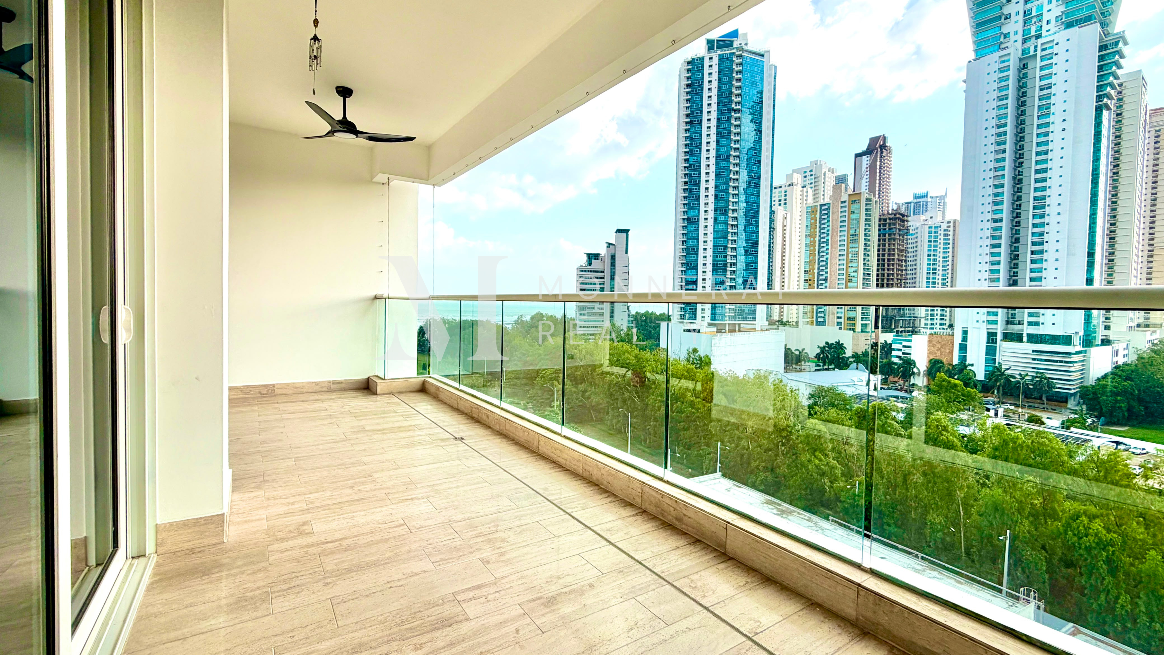 Se vende apartamento de 4 recamaras en Costa del Este