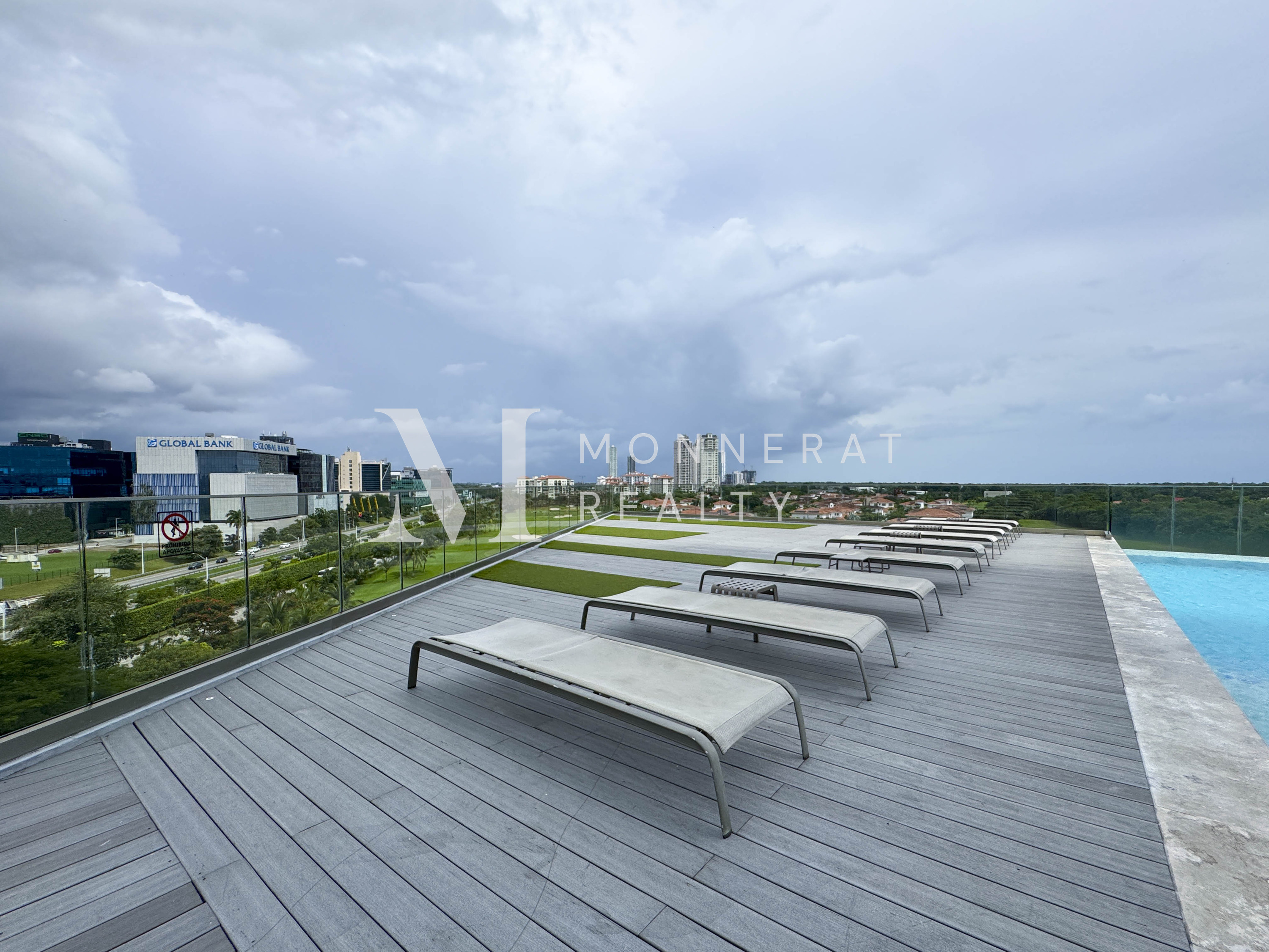 SE VENDE APARTAMENTO EN PH GREENVIEW SANTA MARIA
