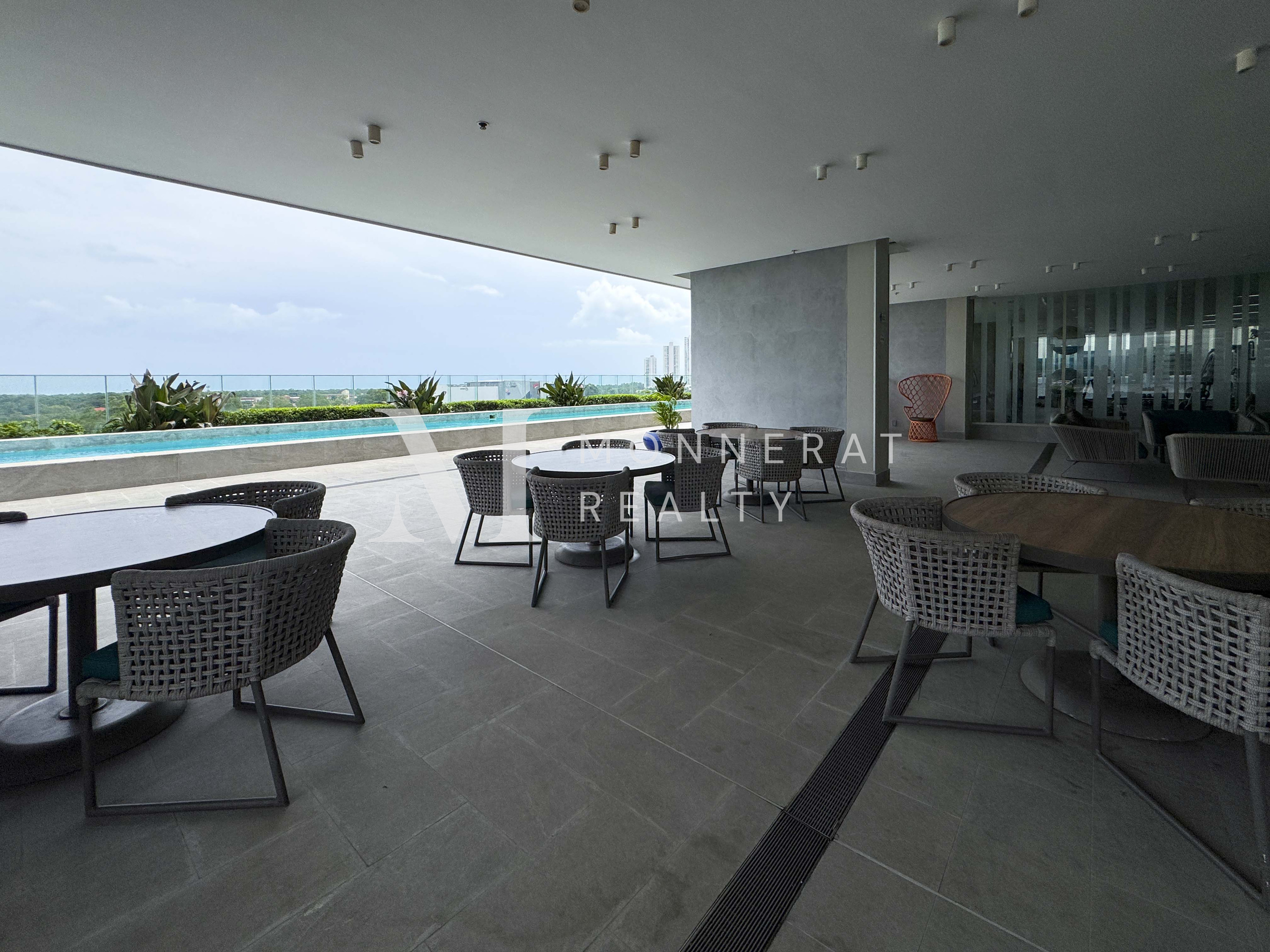 SE VENDE APARTAMENTO EN PH GREENVIEW SANTA MARIA