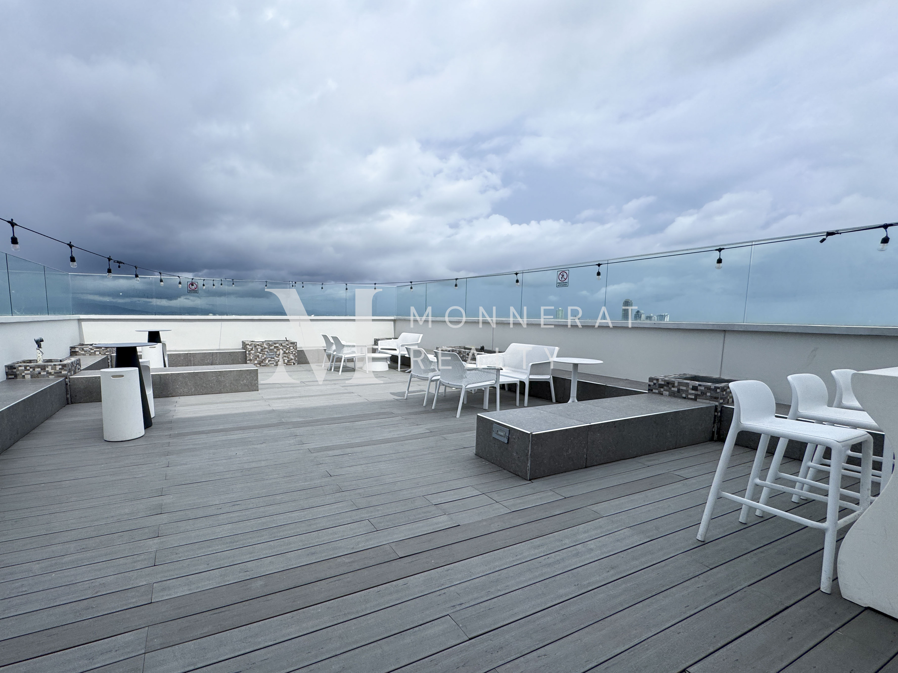 SE VENDE APARTAMENTO EN PH GREENVIEW SANTA MARIA