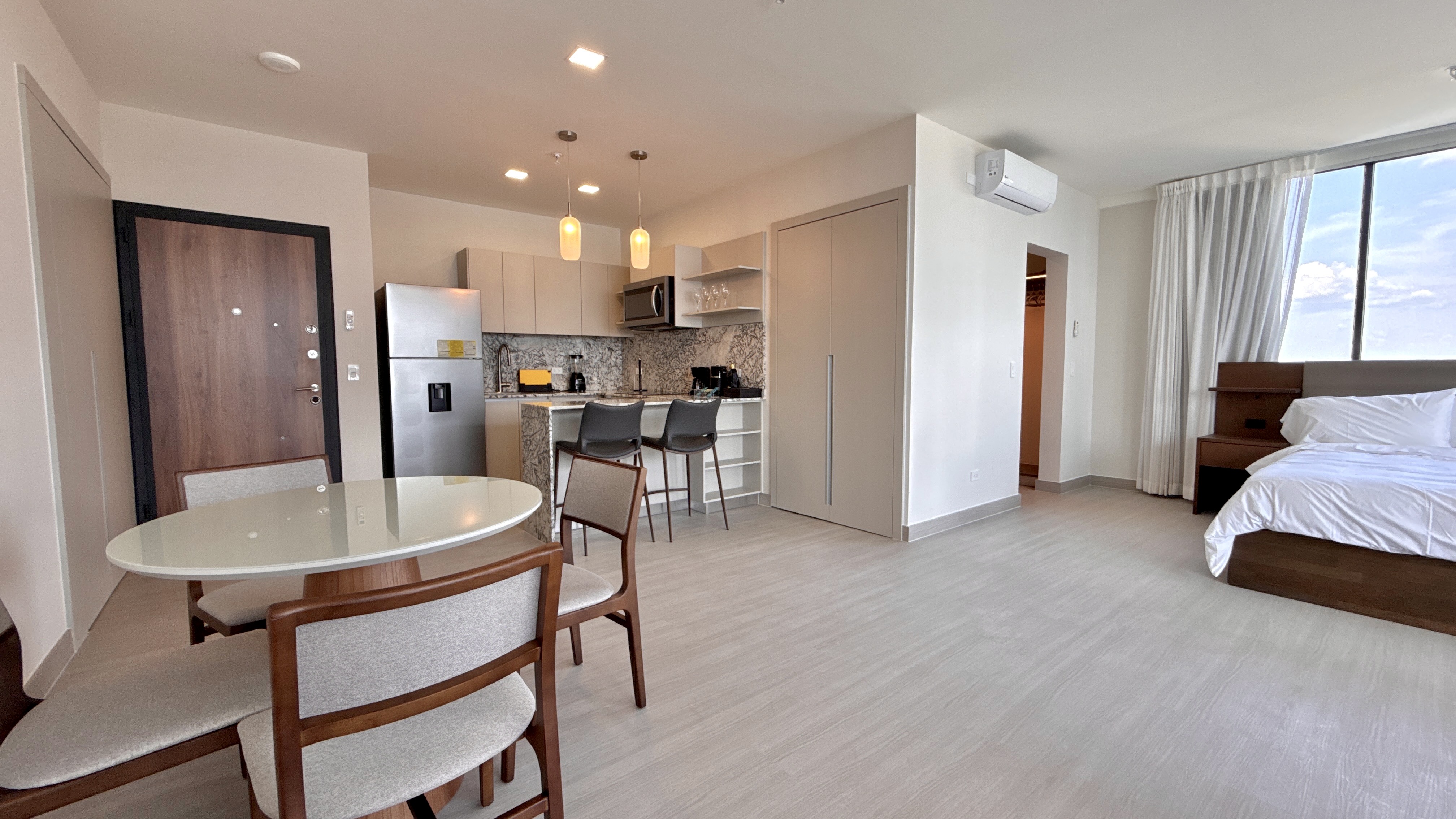 Alquiler amoblado en Costa del Este