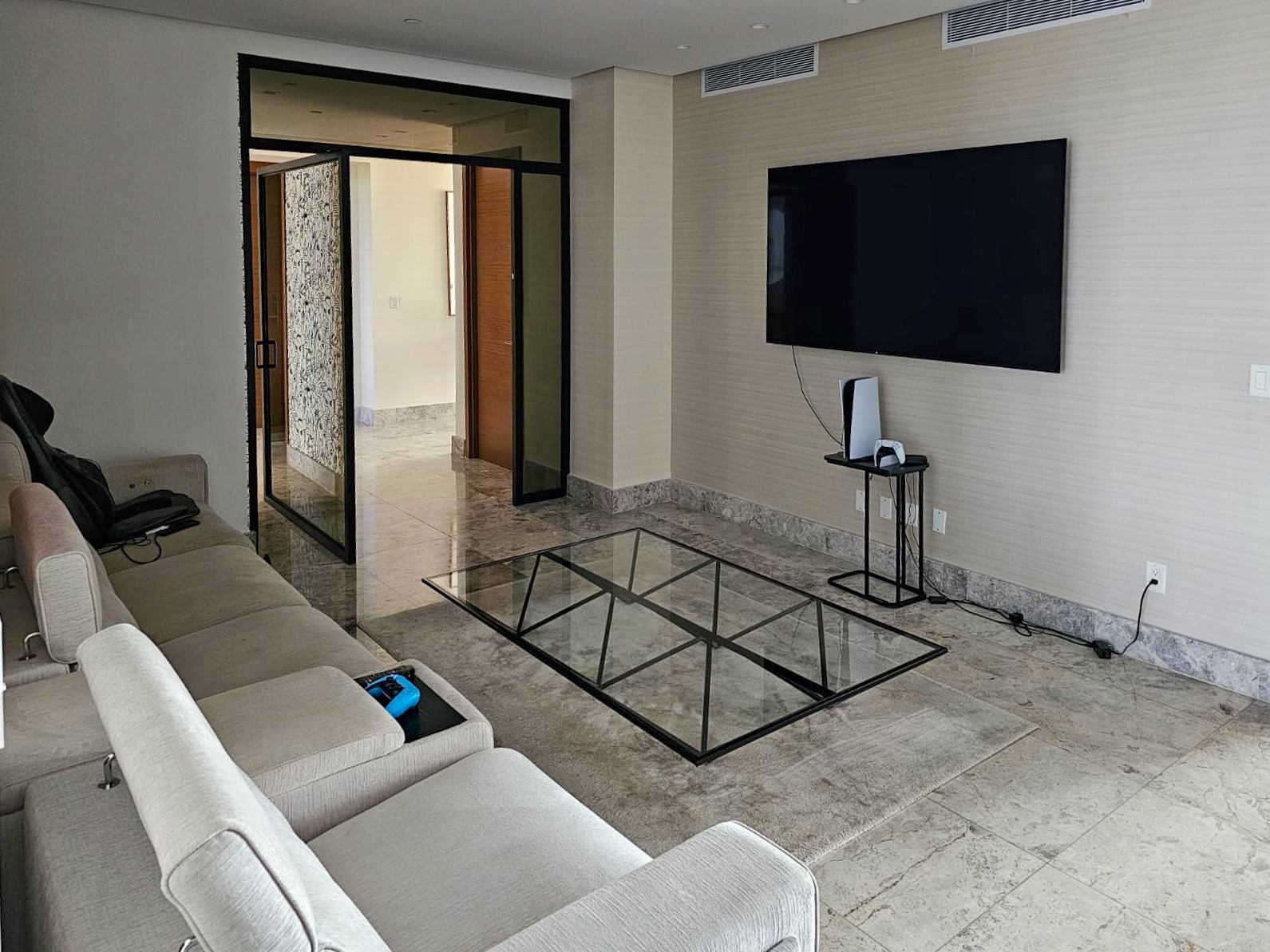 Se vende apartamento remodelado en Santa Maria