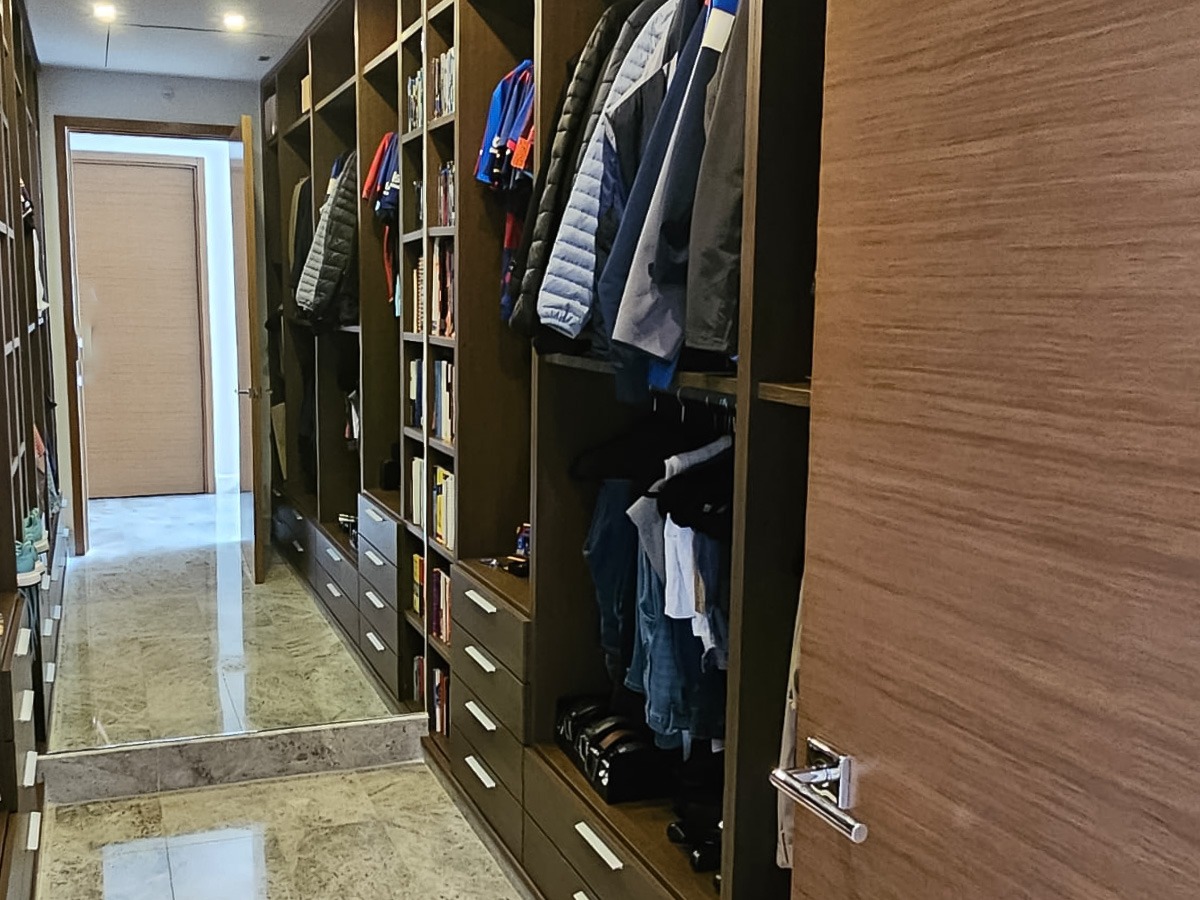 Se vende apartamento remodelado en Santa Maria