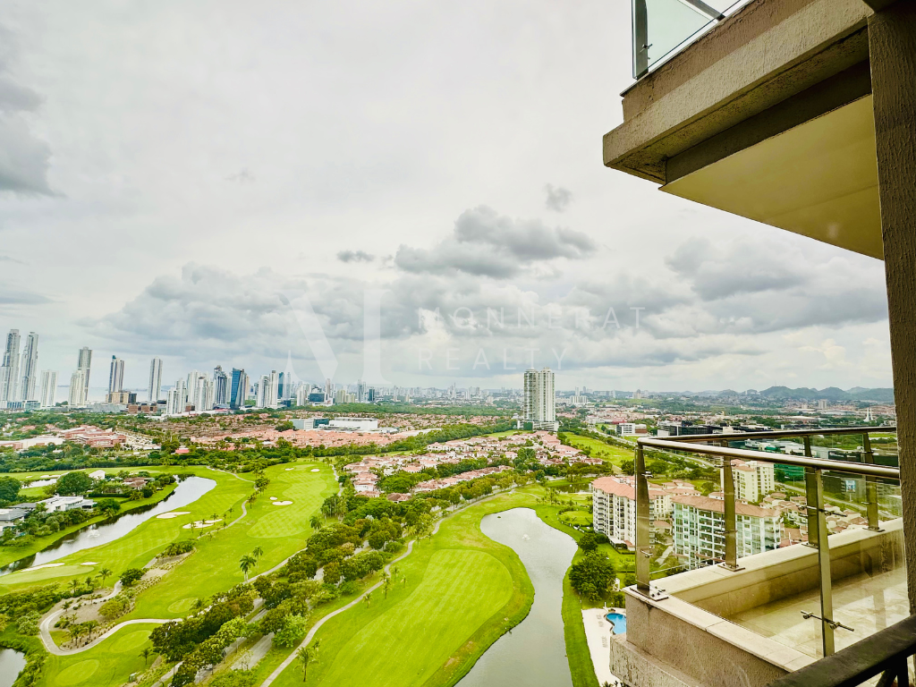 Venta apartamento PH La vista en Santa María
