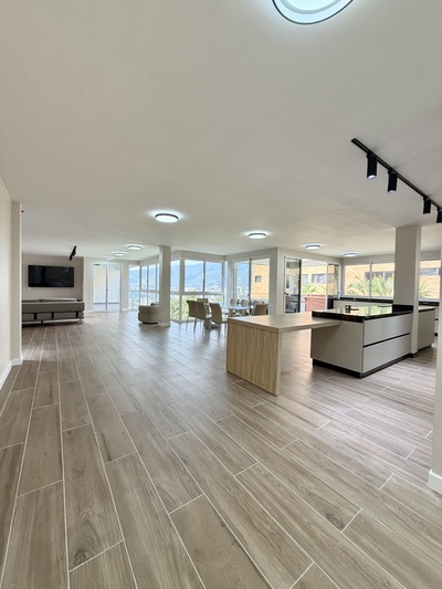 Penthouse en alquiler, Urb. Colinas de Bello Monte, calle Chulavista.