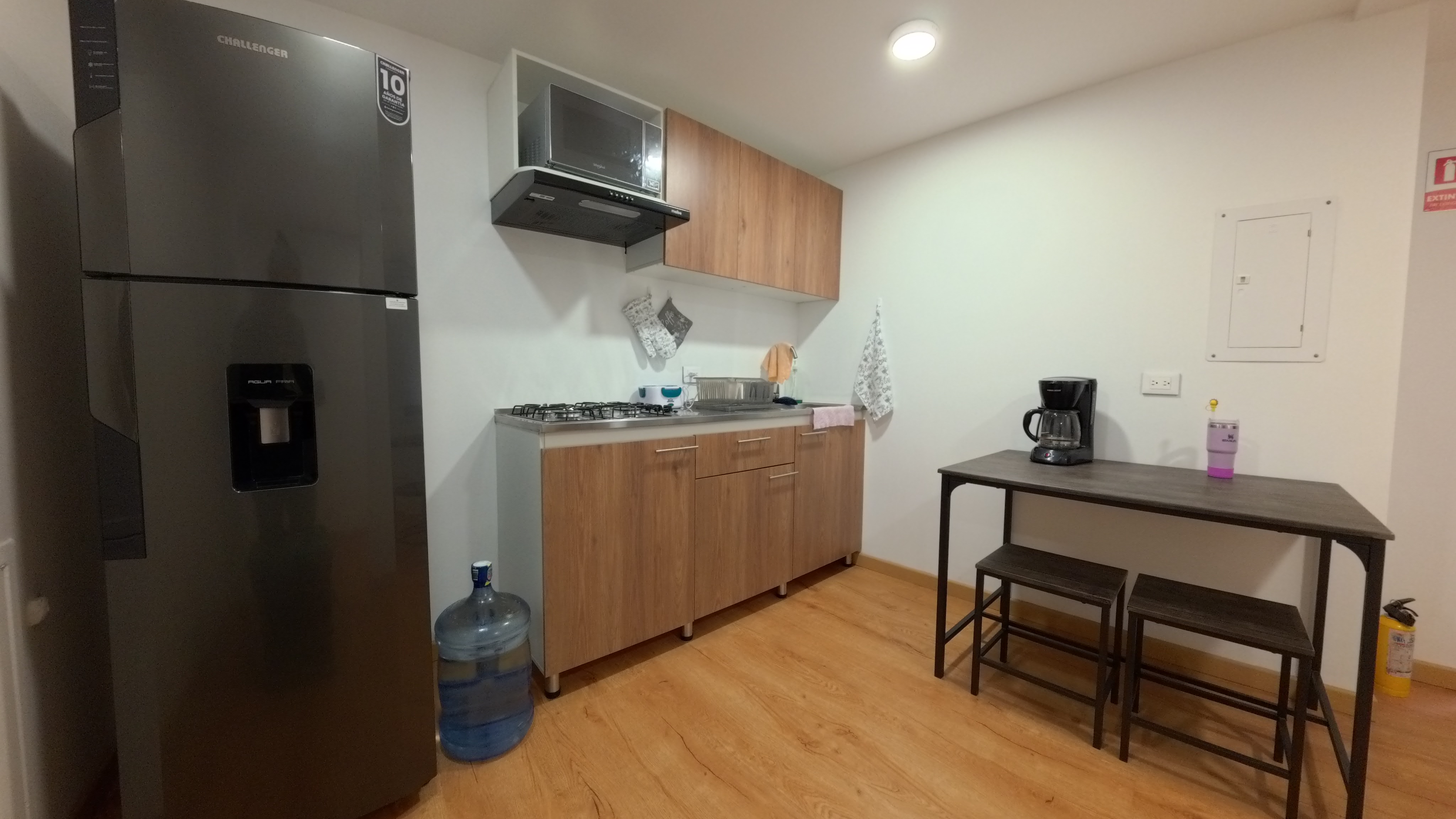 Arriendo habitación baño privado, servicios incluidos, Bella Suiza