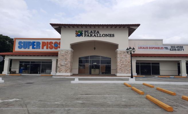 SE VENDE LOCAL COMERCIAL EN PLAZA FARALLONES en Río Hato