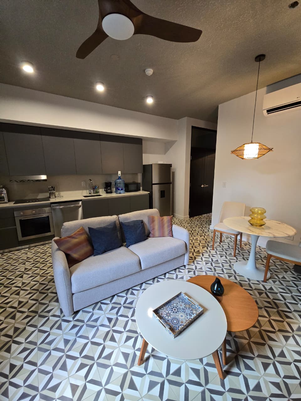 SE ALQUILA APARTAMENTO EN PLAZUELA ALFARO, CASCO ANTIGUO #4 en Ciudad de Panamá