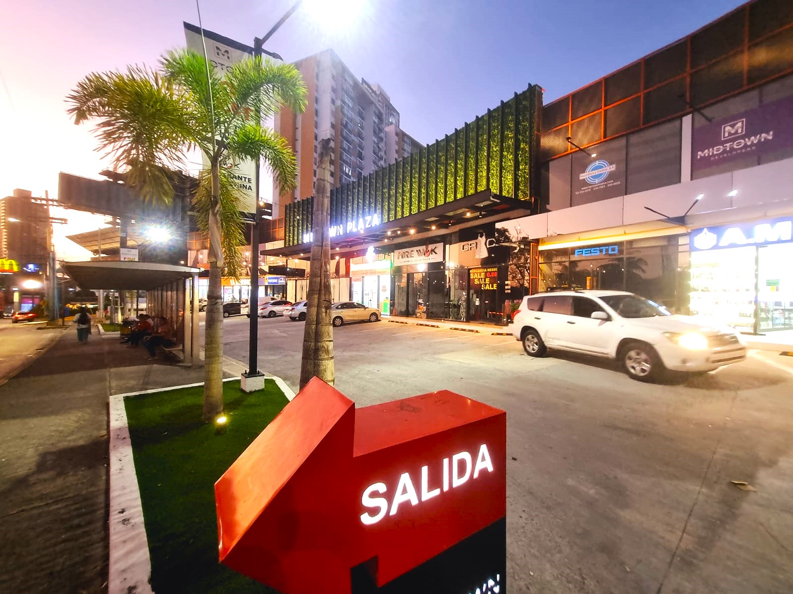 SE ALQUILA LOCAL COMERCIAL EN PLAZA MIDTOWN, RICARDO J. ALFARO en Ciudad de Panamá