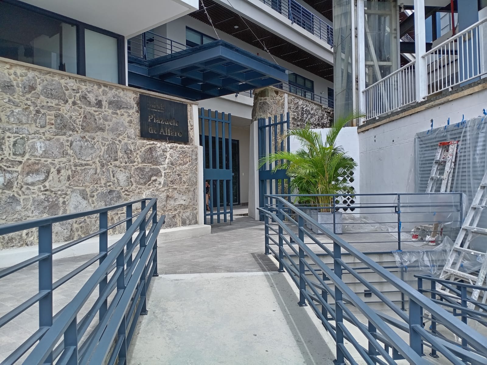 ¡SE ALQUILAN LOCALES EN PLAZUELA ALFARO, CASCO ANTIGUO! en Ciudad de Panamá