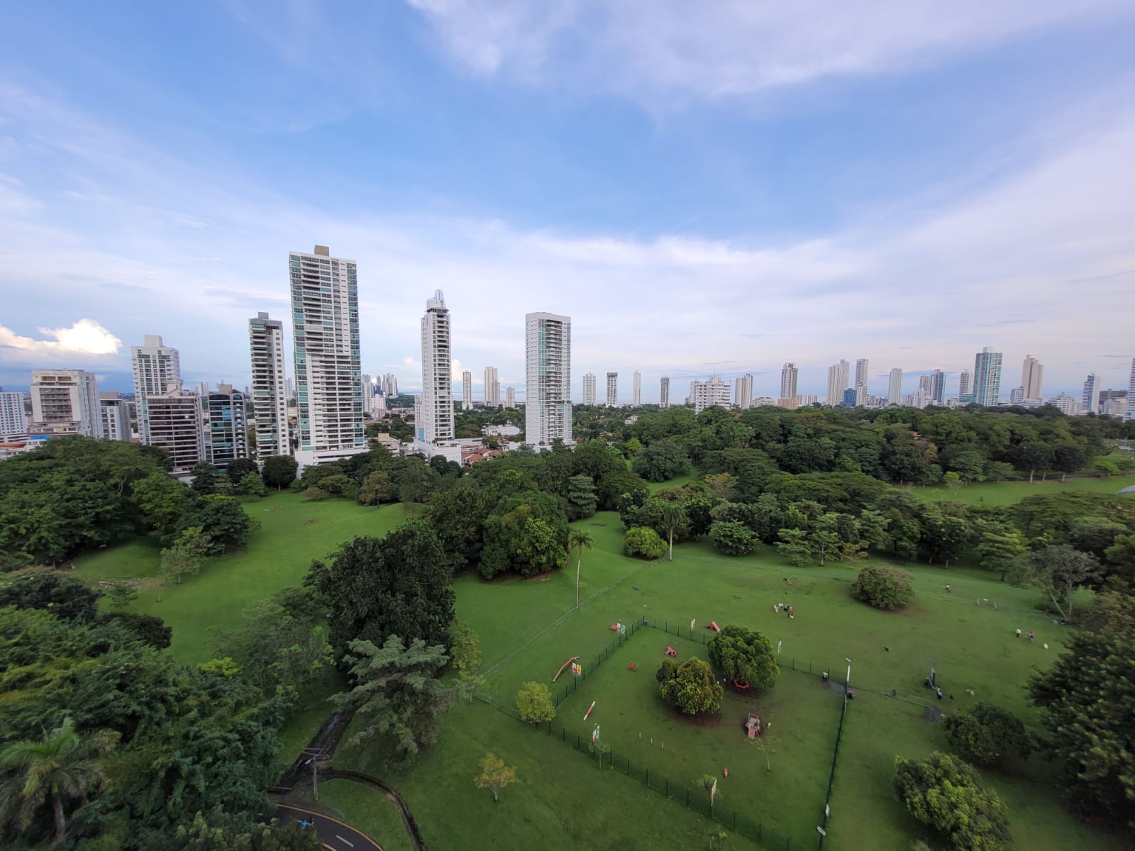 SE VENDE LINDO APARTAMENTO EN PH RESIDENCIAS DEL SOL, SAN FRANCISCO en Ciudad de Panamá