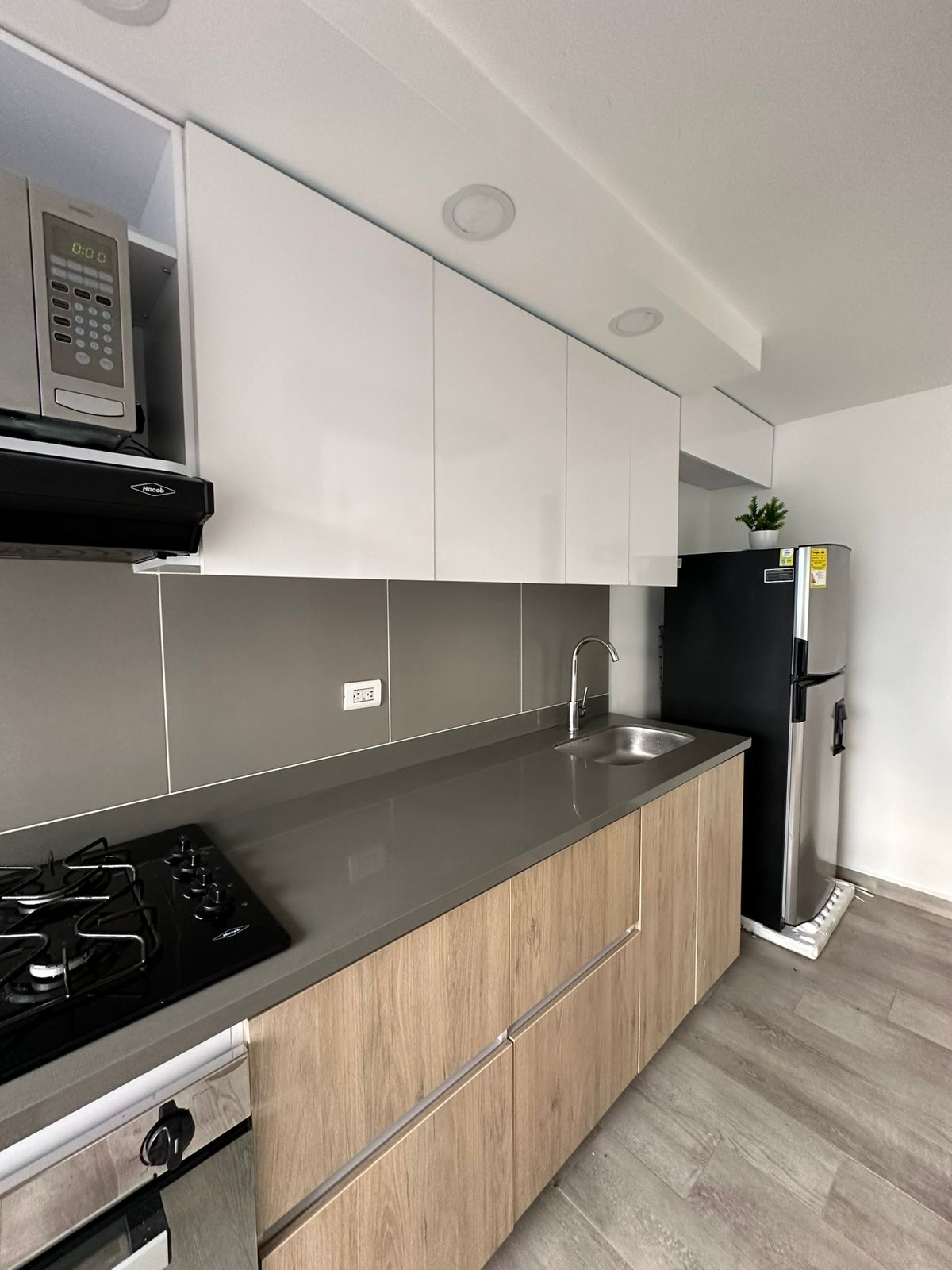 APARTAMENTO AMOBLADO SABANETA POR LA DOCTORA  BBLH