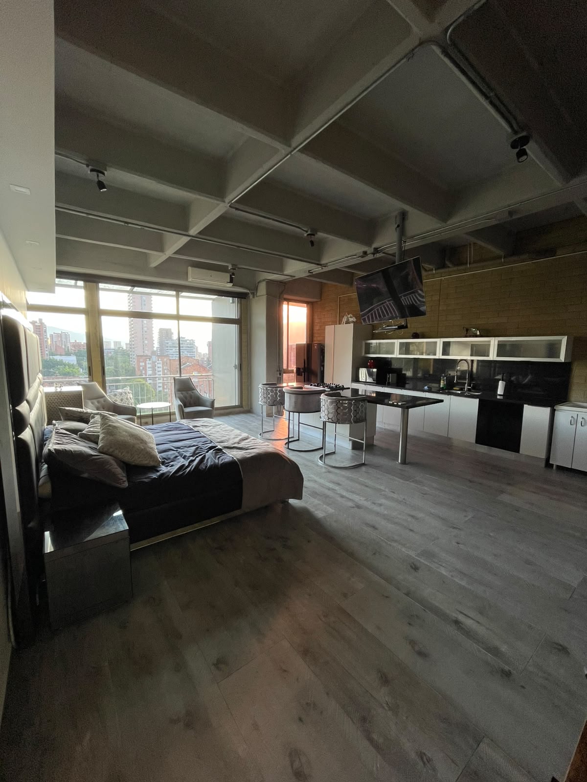 Apartamento tipo Loft amoblado con Jacuzzi Poblado