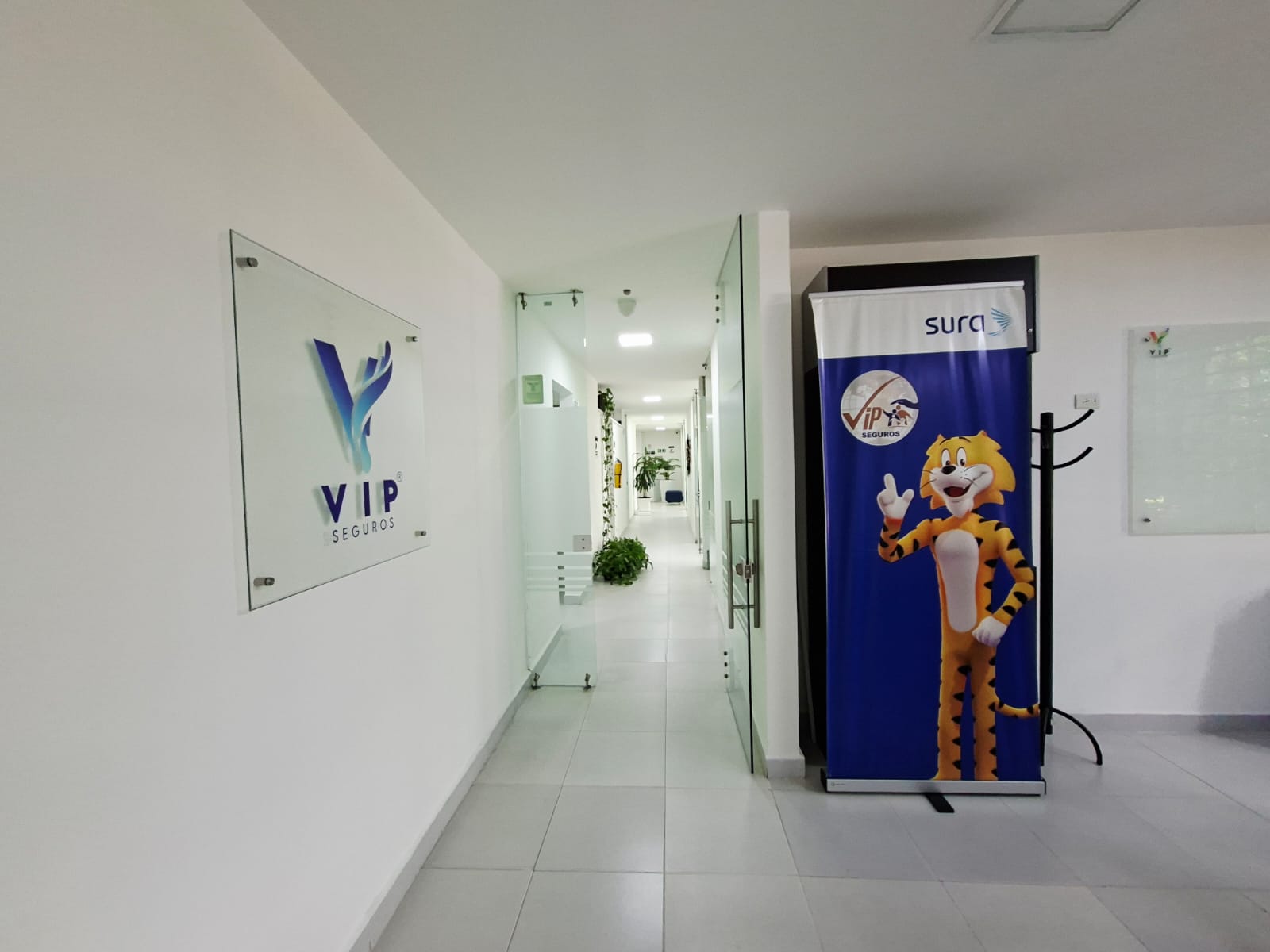 OFICINA EN ARRIENDO DENTRO DE  CENTRO COMERCIAL POBLADO INFERIOR