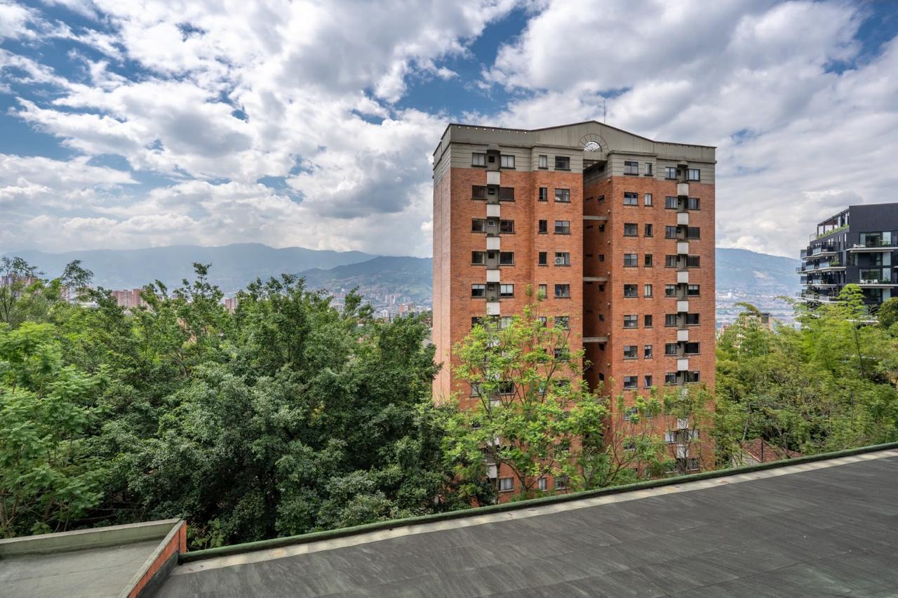 Apartamento amoblado en Poblado LC