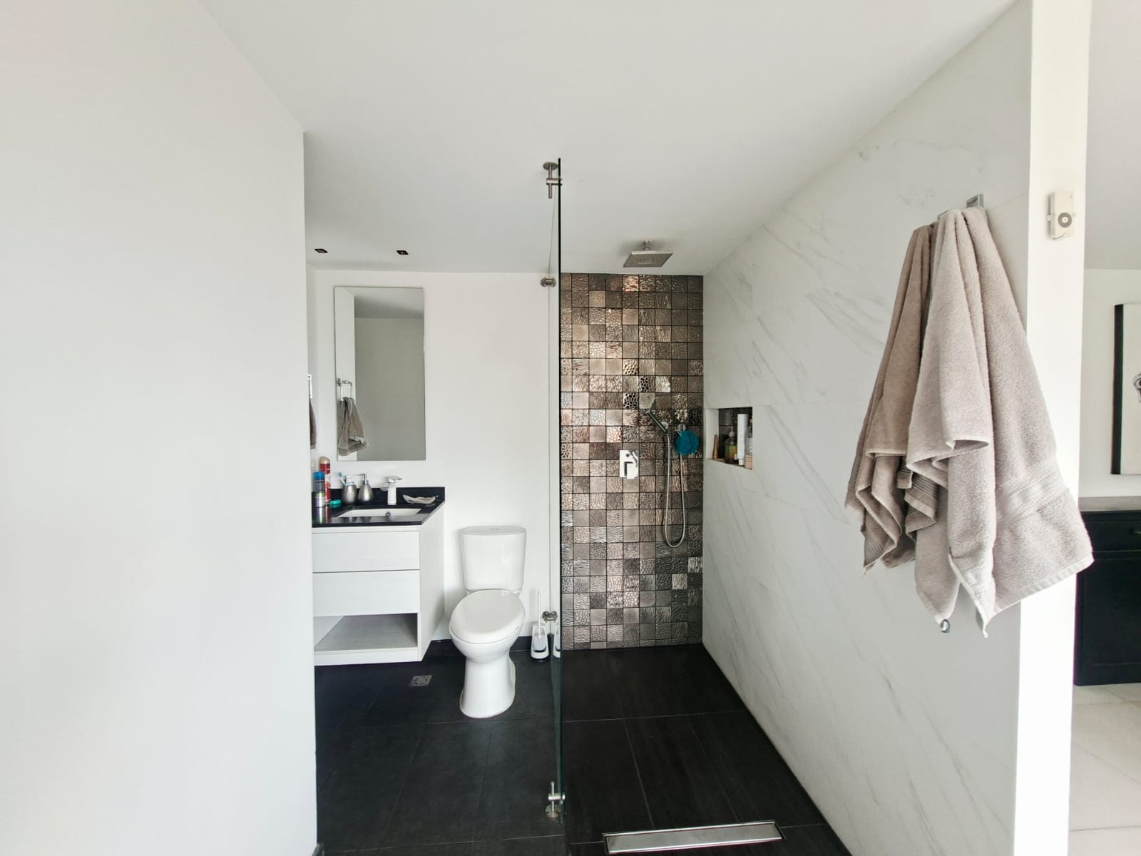 Apartamento en venta Loma el Encierro remodelado