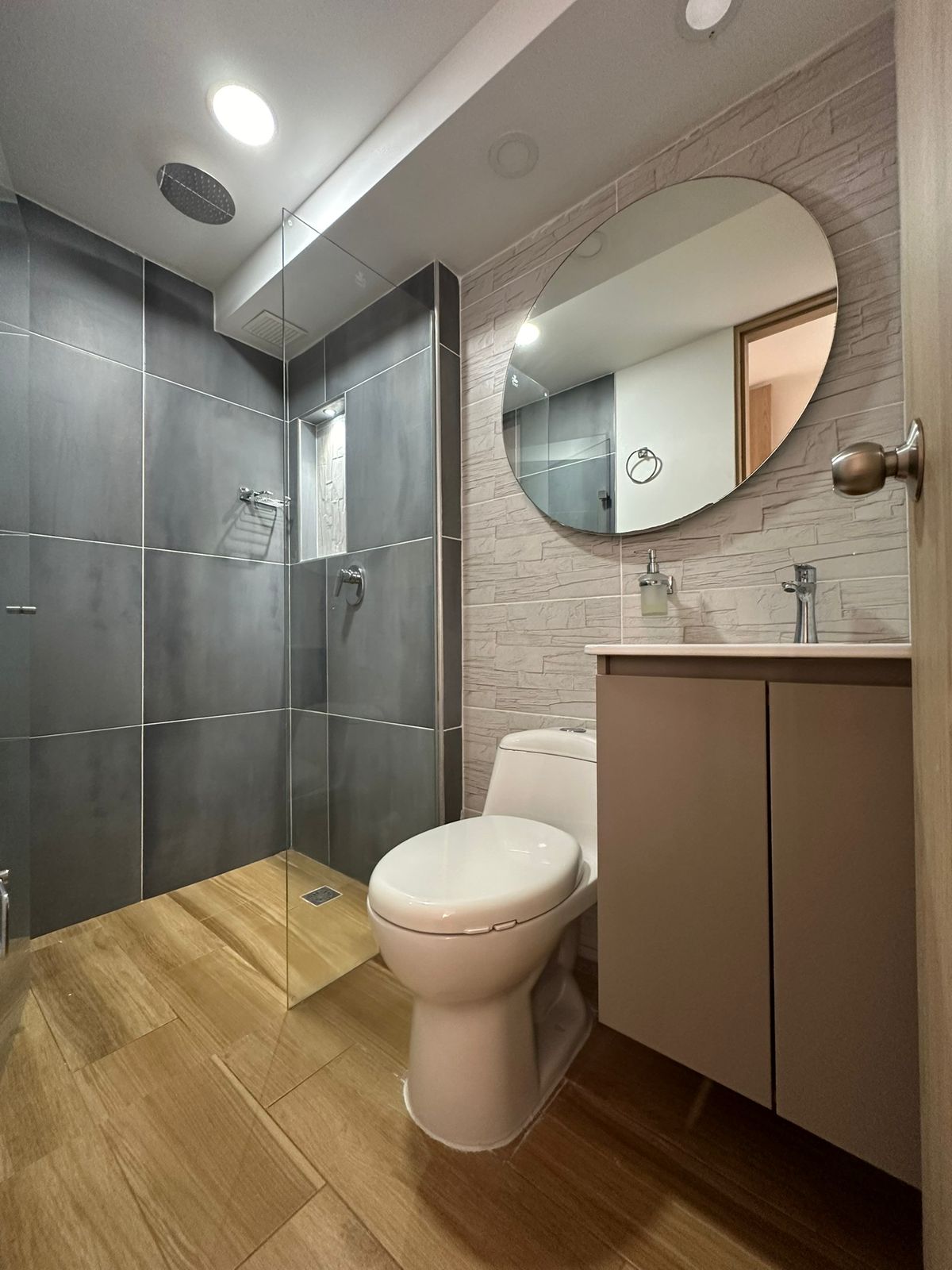 APARTAMENTO AMOBLADO SABANETA POR LA DOCTORA  BBLH