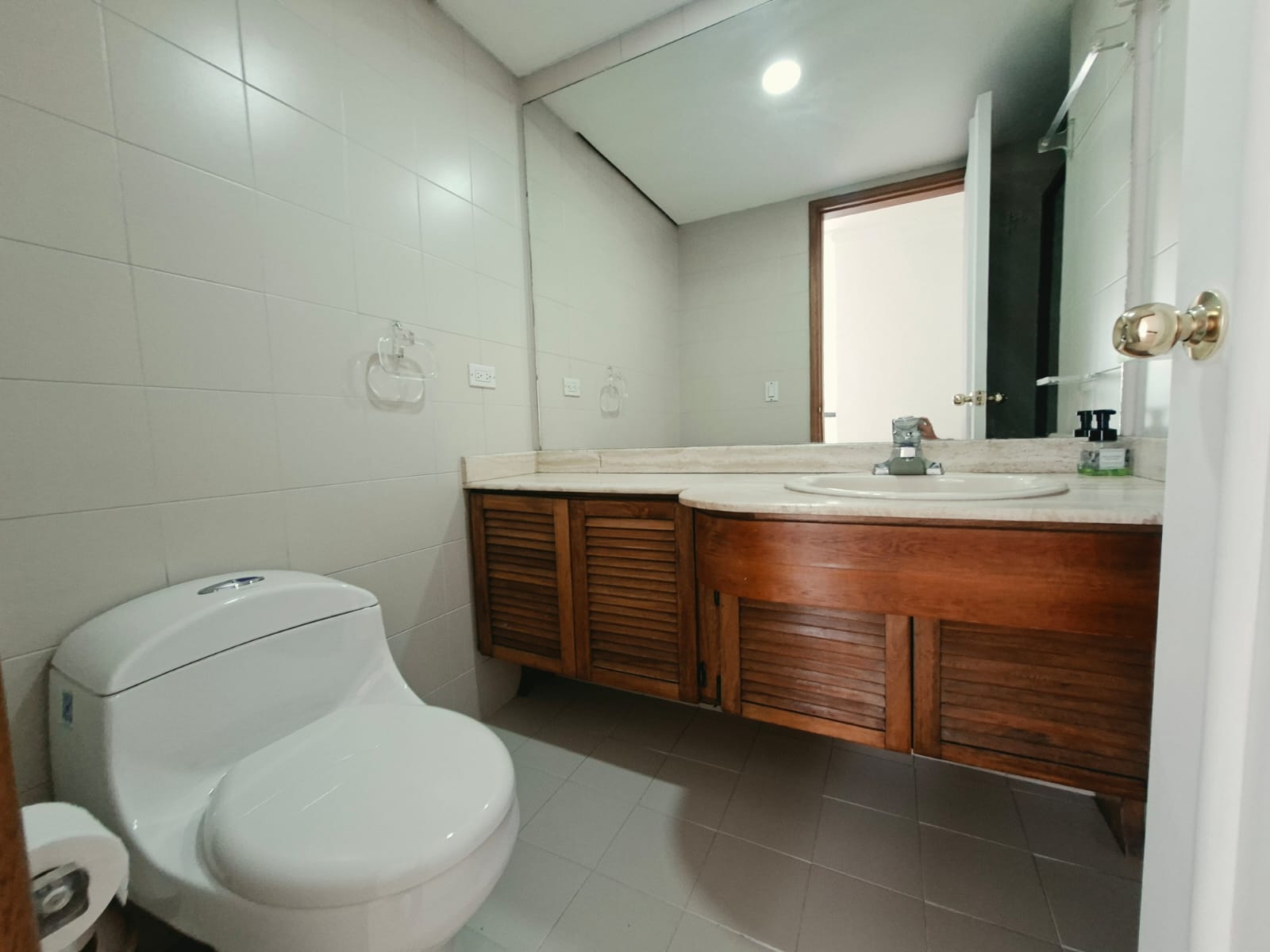 Apartamento en venta cerca la  clínica Medellín del Poblado