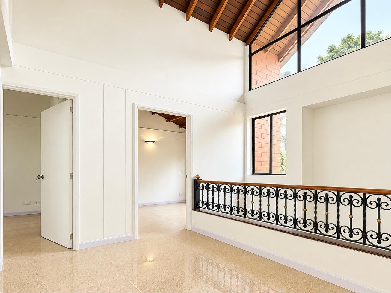 CASA EN ARRIENDO CERCA MALL ESTE