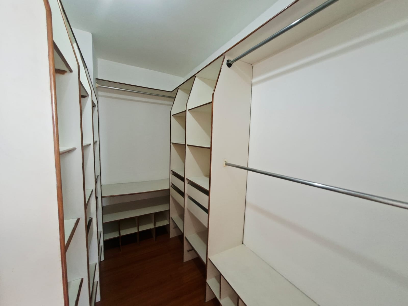 APARTAMENTO PENTHOUSE EN VENTA  TESORO BR