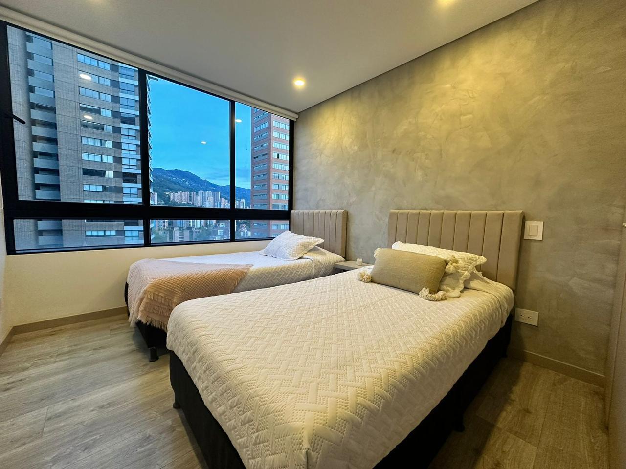 Apartamento en arriendo amoblado Poblado Hermoso LC
