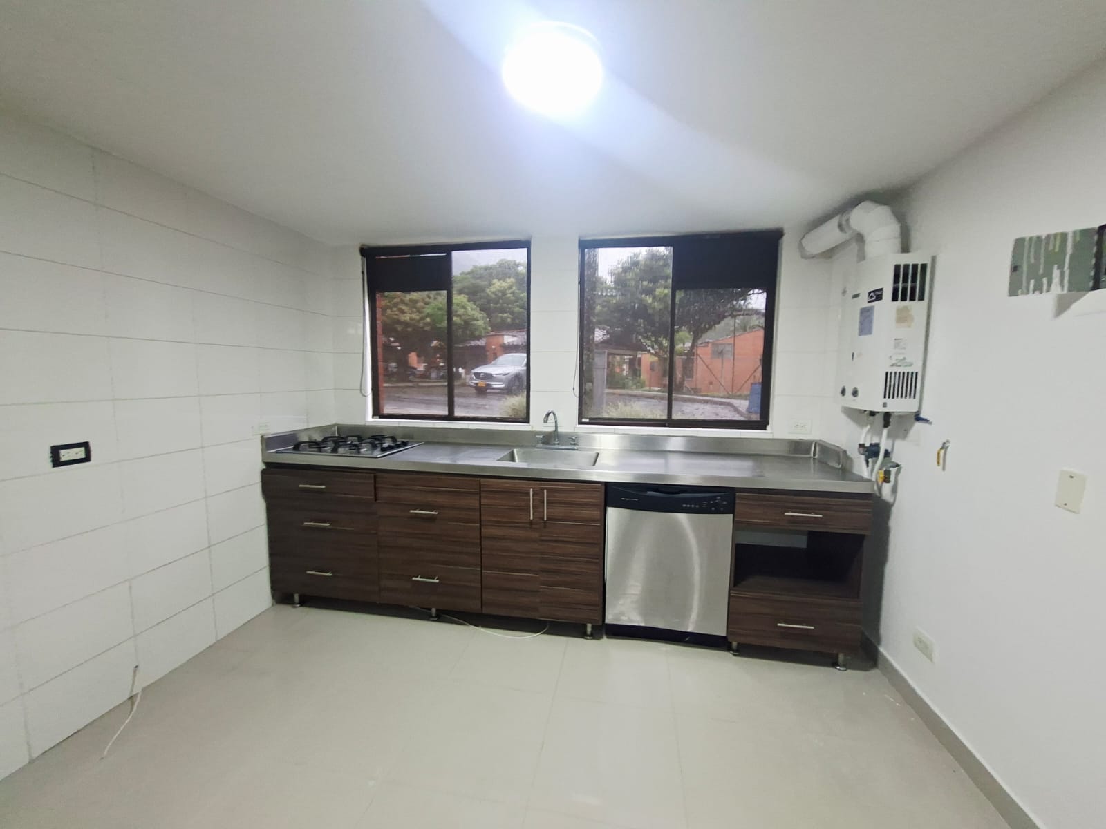 CASA EN ARRIENDO ENVIGADO LA SEBASTIANA DOS NIVELES