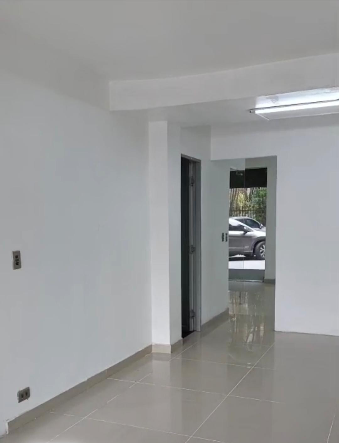 ARRIENDA LOCAL COMERCIAL SECTOR SAN DIEGO PRIMER PISO