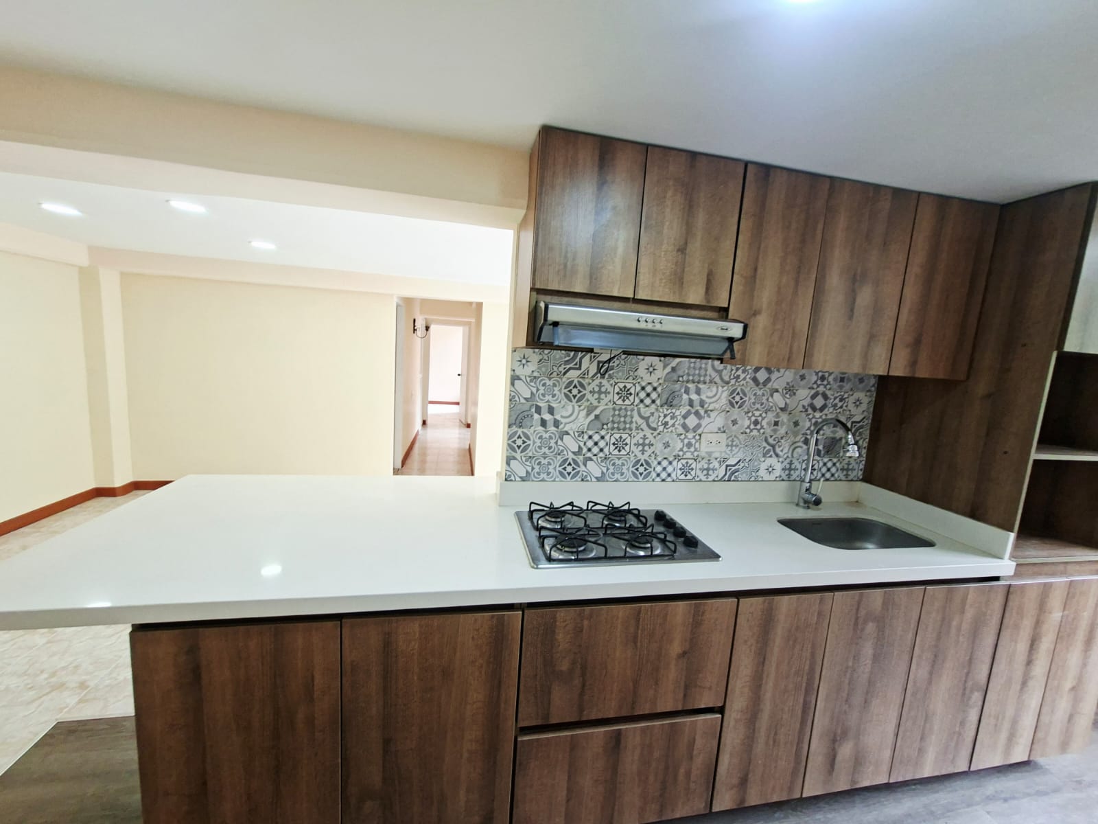 APARTAMENTO EN VENTA  CERCA AL TESORO POBLADO VT