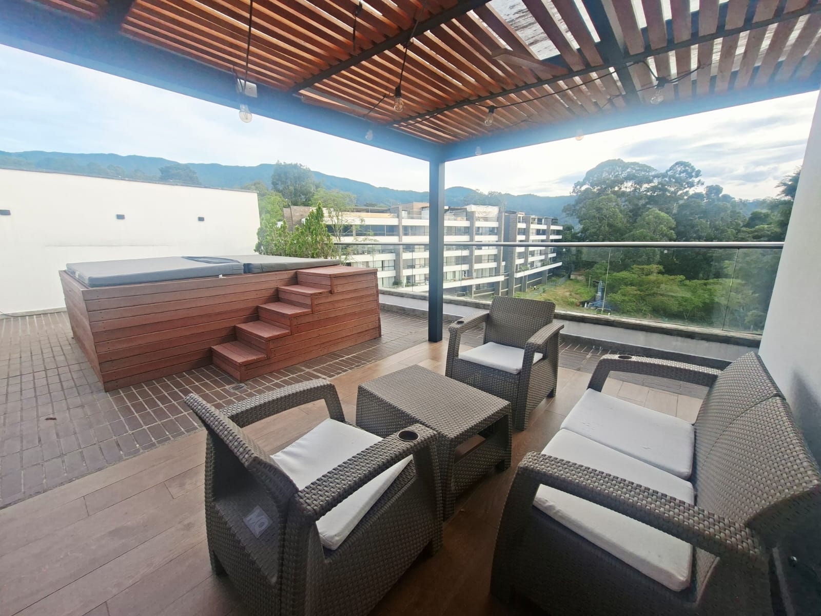 Apartamento dúplex en arriendo amoblado y sin amoblar Envigado Jacuzzi