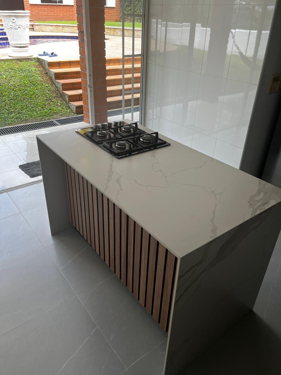 CASA EN VENTA EL POBLADO CERCA A LA CALERA