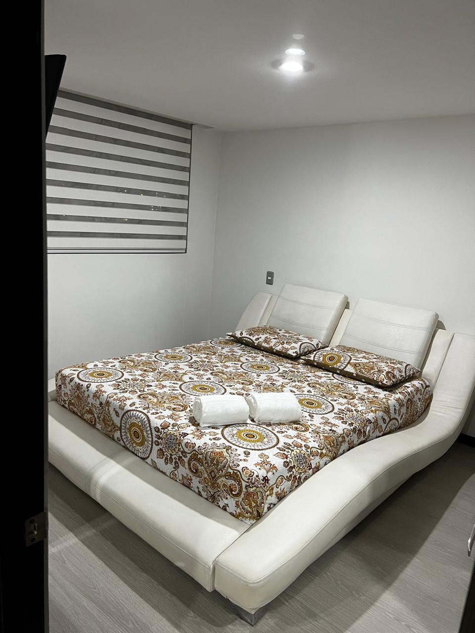 APARTAMENTO EN ARRIENDO AMOBLADO POBLADO VC13