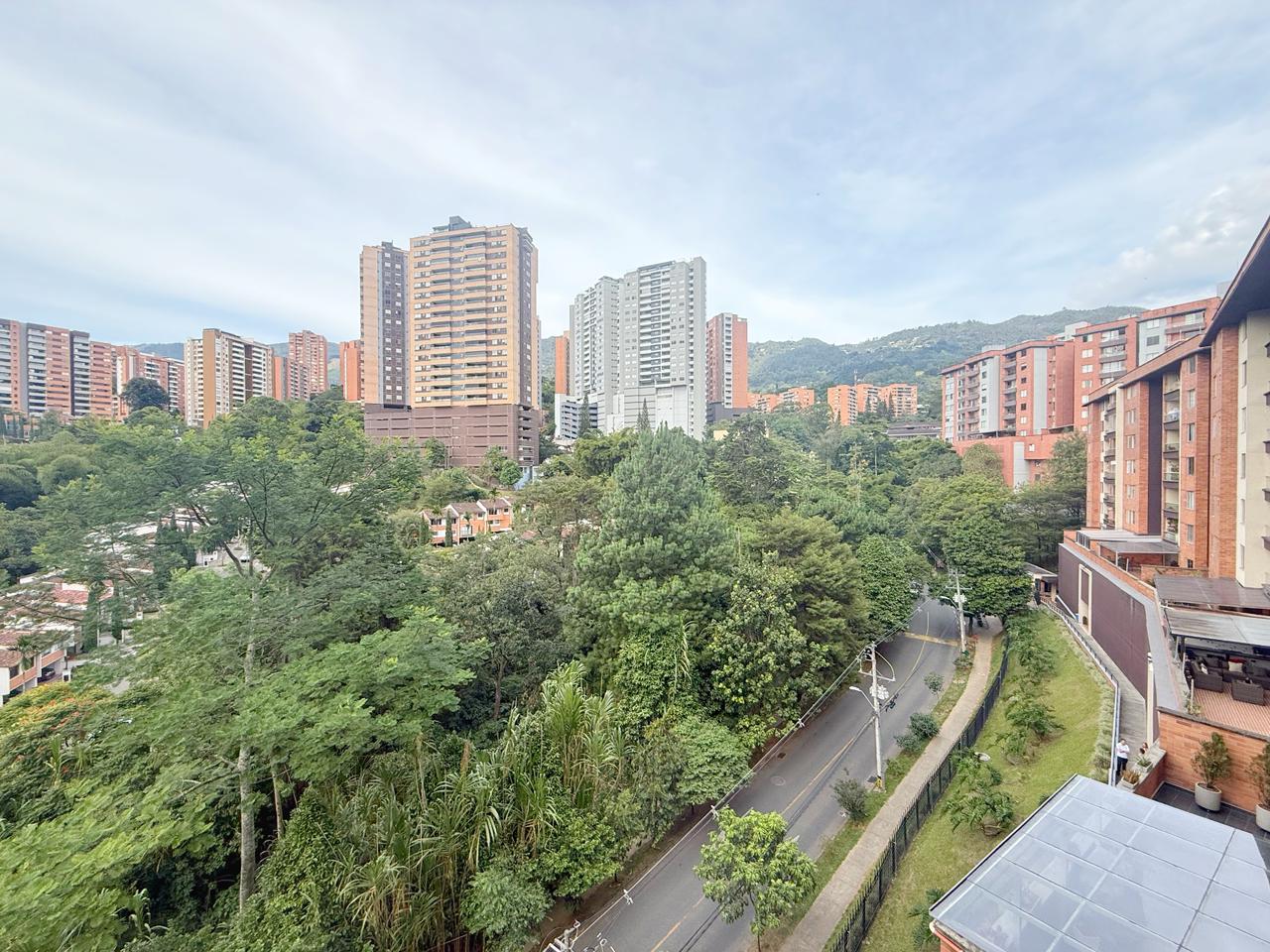 APARTAMENTO EN ARRIENDO CUMBRES FRENTE RESERVA NATURAL
