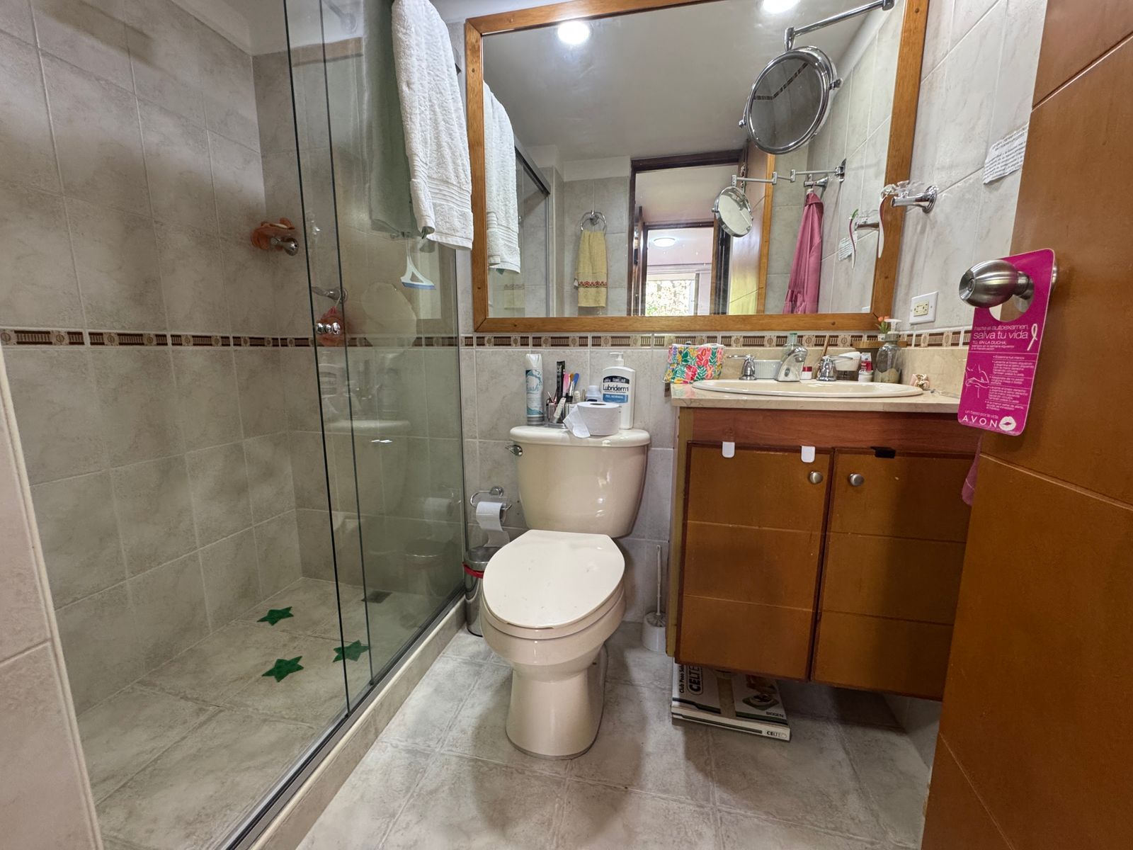 Venta de apartamento y arriendo amoblado Castropol cerca a la avenida