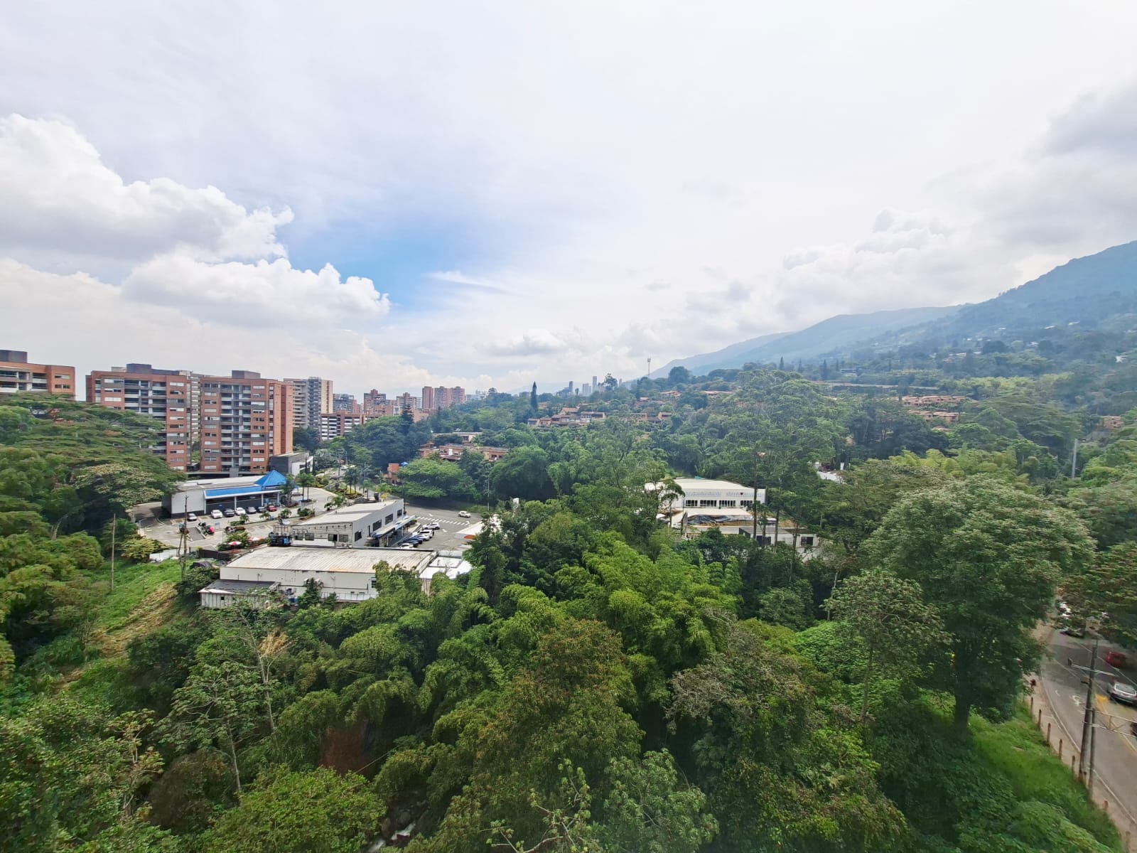 Apartamento en arriendo en la Intermedia y escobero FR8