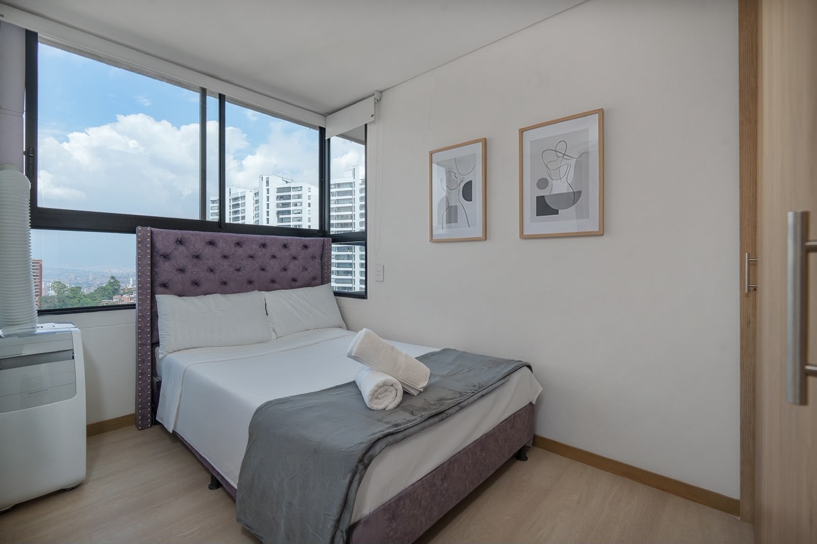 Apartamento en arriendo Poblado con jacuzzi TG BQ LC