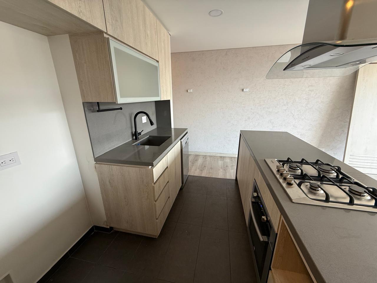 Apartamento en arriendo Poblado Palmas TC LC 24