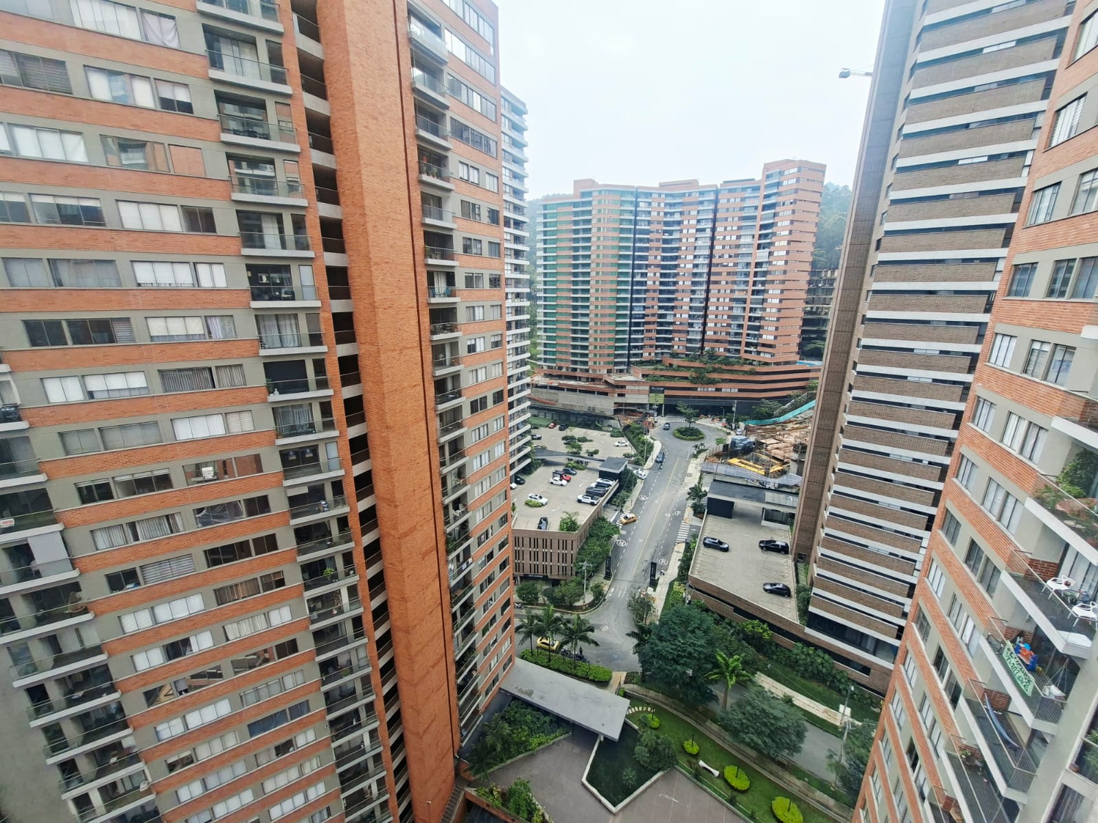 Apartamento en arriendo Poblado Palmas 19 BY