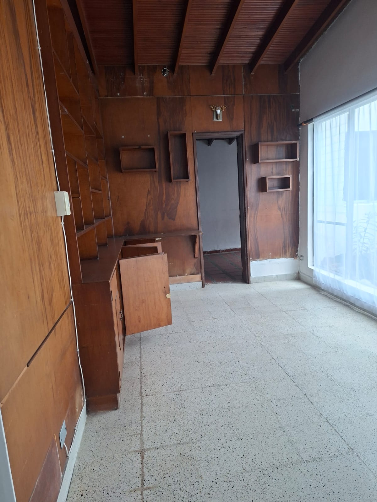 CASA EN CONQUISTADORES CERCA A LA AVENIDA BOLIVARIANA