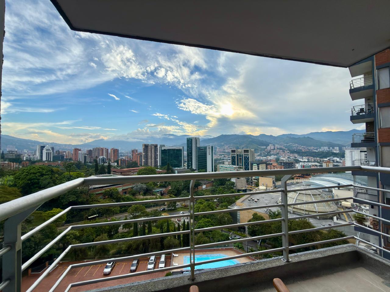 Apartamento en arriendo amoblado Poblado cc Santa Fé 11